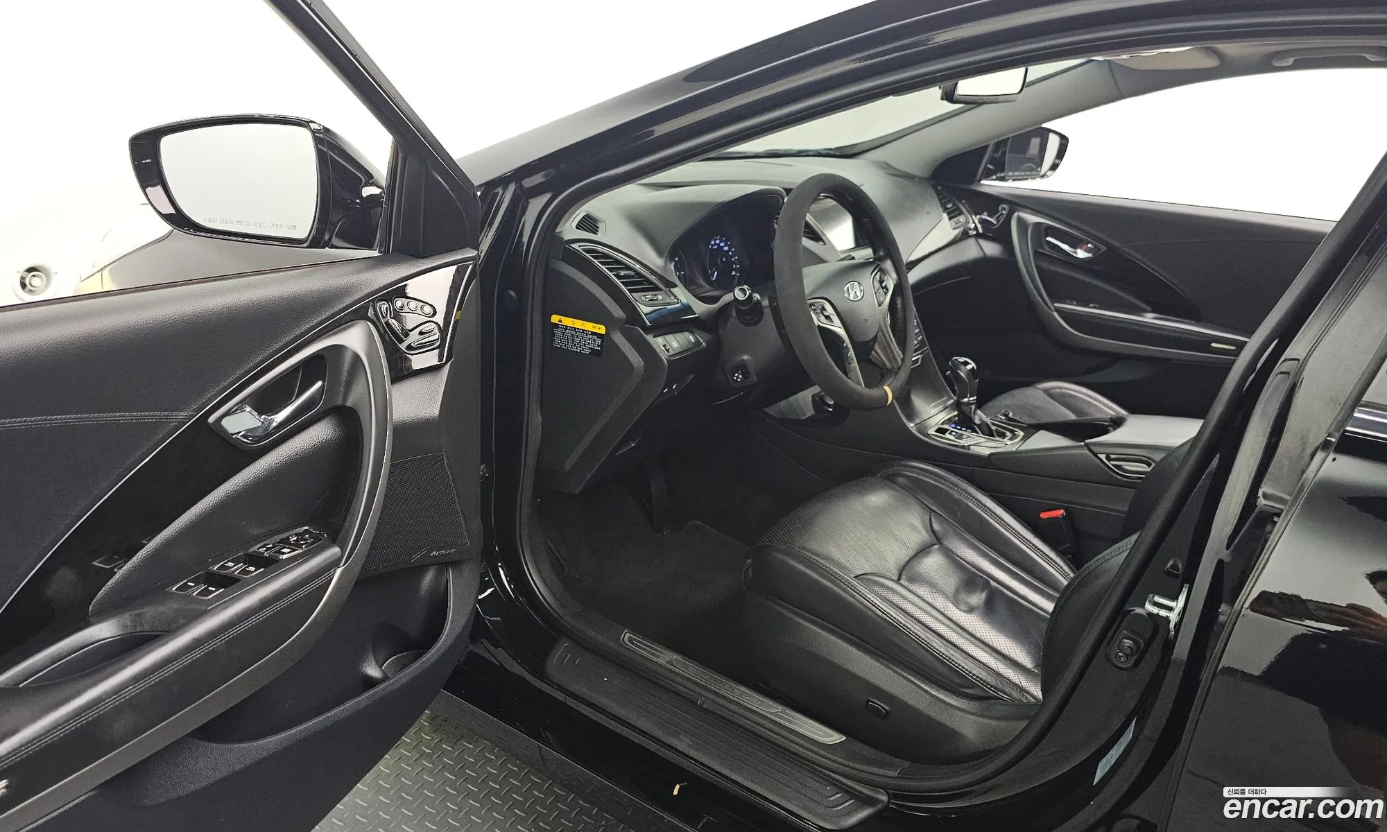 Hyundai Grandeur HG 2013 KMHFF41EBEA327901 — 16