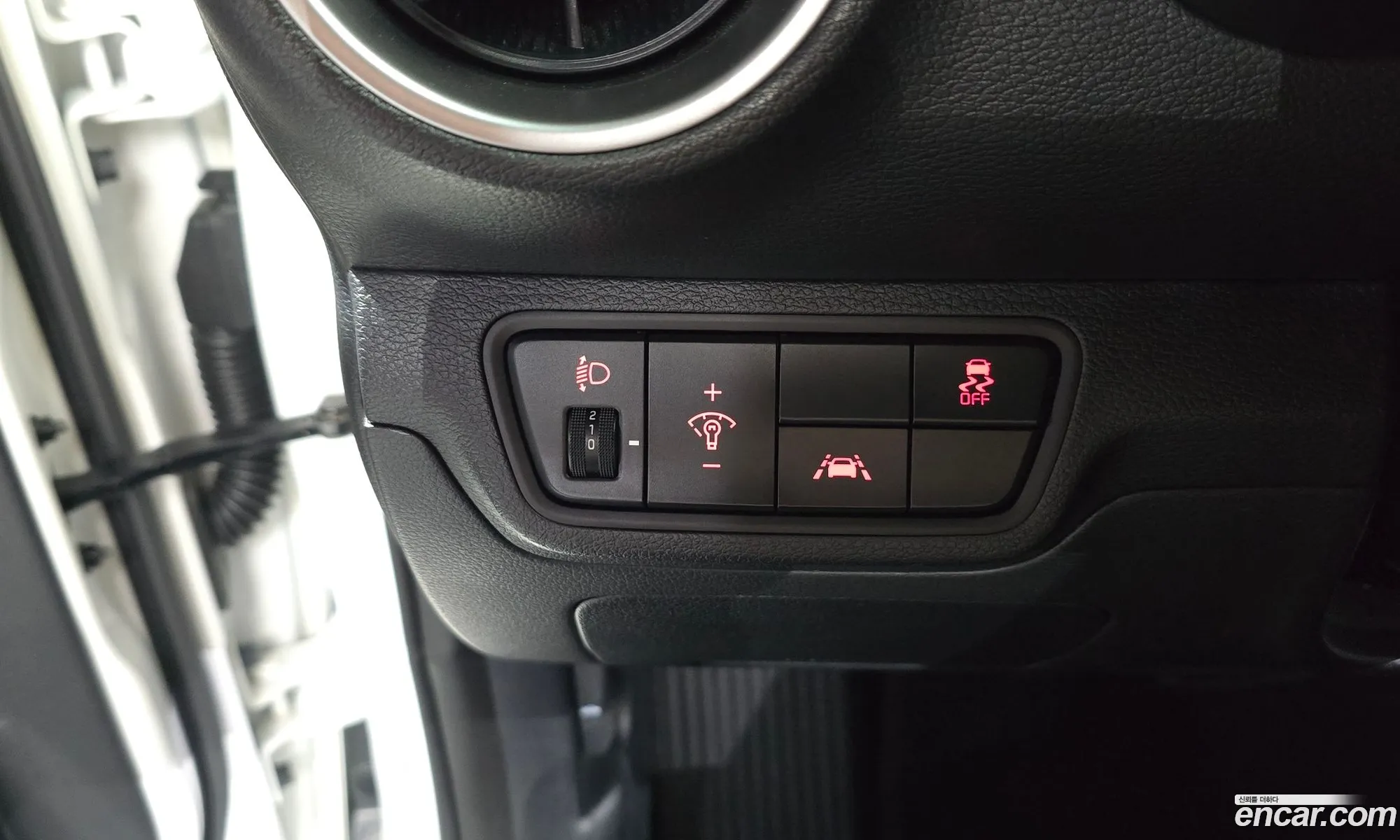 Kia K3 2019 KNAF141BELA876725 — 10