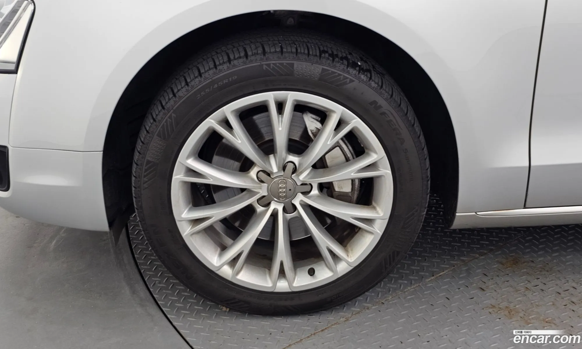 Audi A8 2013 WAUZZZ4H8DN017345 — 19