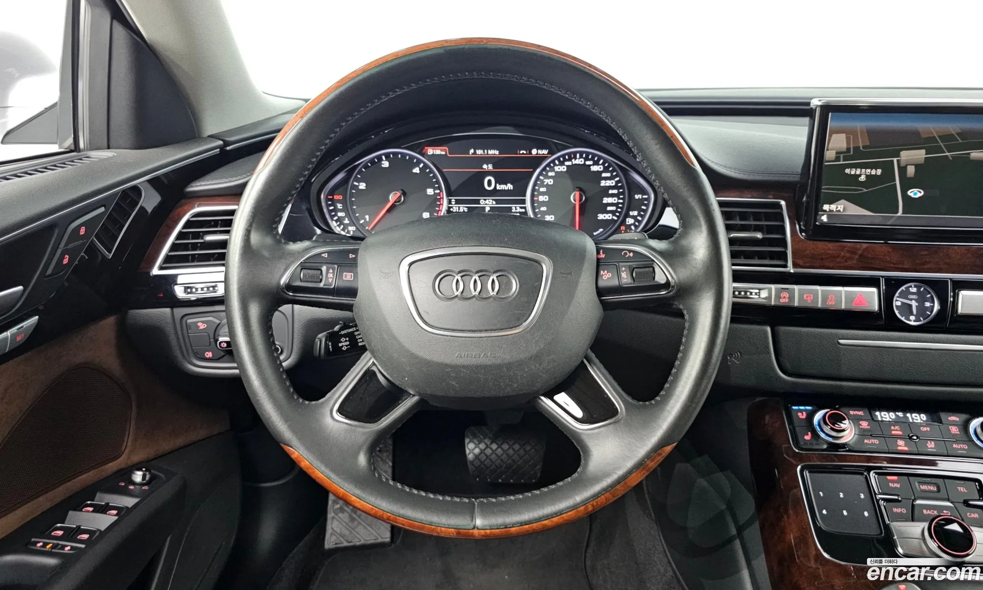 Audi A8 2013 WAUZZZ4H8DN017345 — 12