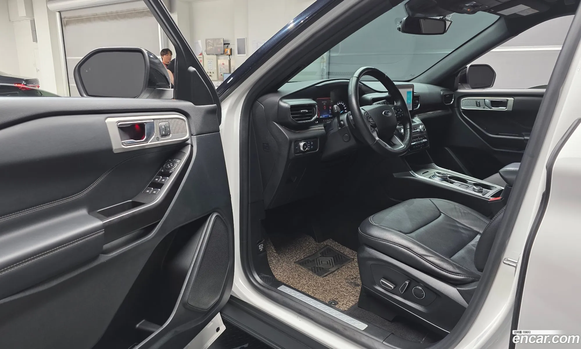 Ford Explorer 6th Gen 2020 1FMSK8FH9LGB88300 — 11