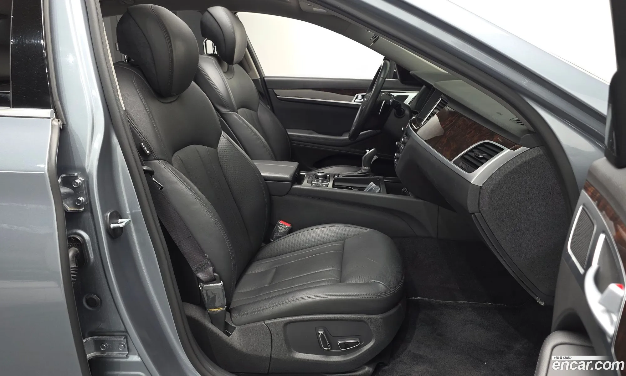 Hyundai Genesis DH 2015 — 17