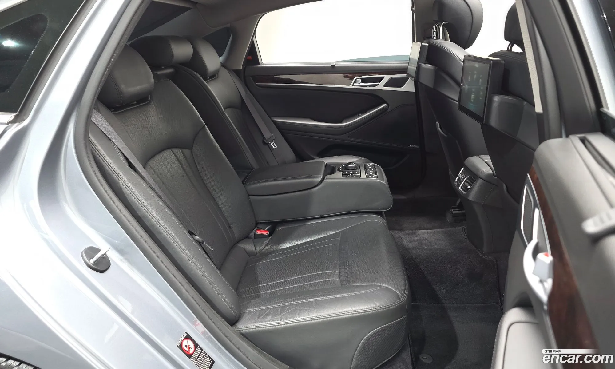 Hyundai Genesis DH 2015 — 16