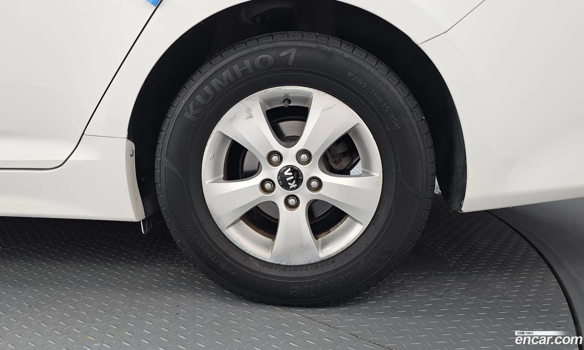 Kia K5 2013 KNAGN418BEA429729 — 11