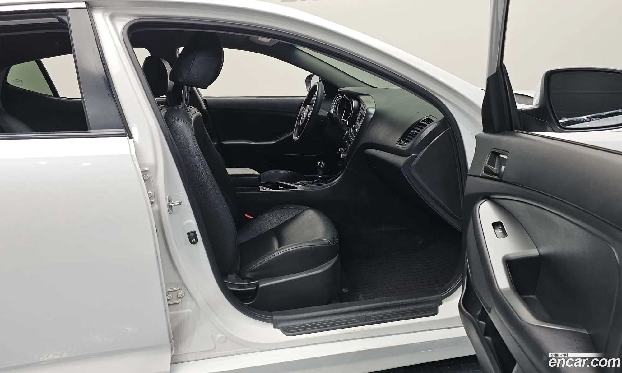 Kia K5 2013 KNAGN418BEA429729 — 18