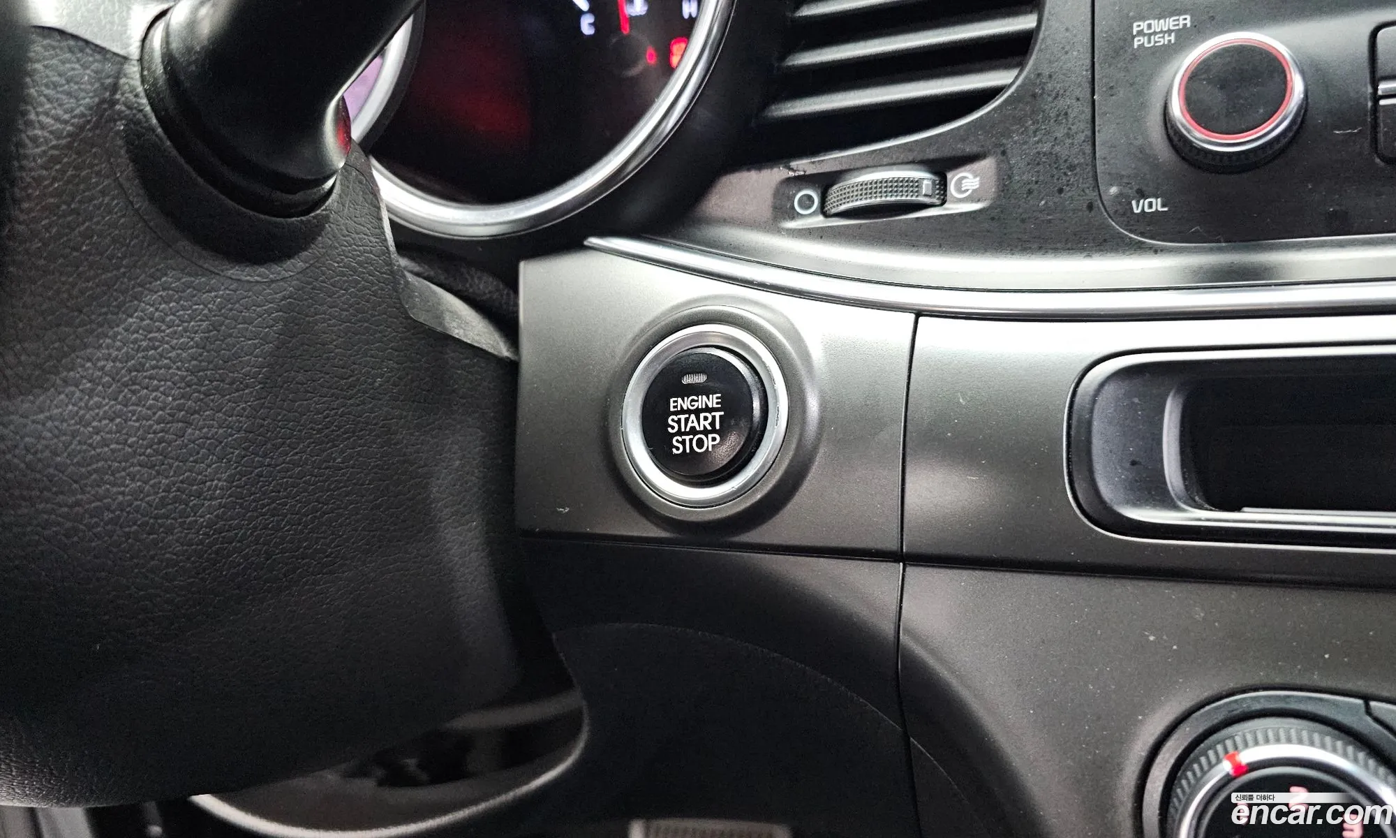 Kia K5 2013 KNAGN418BEA429729 — 31