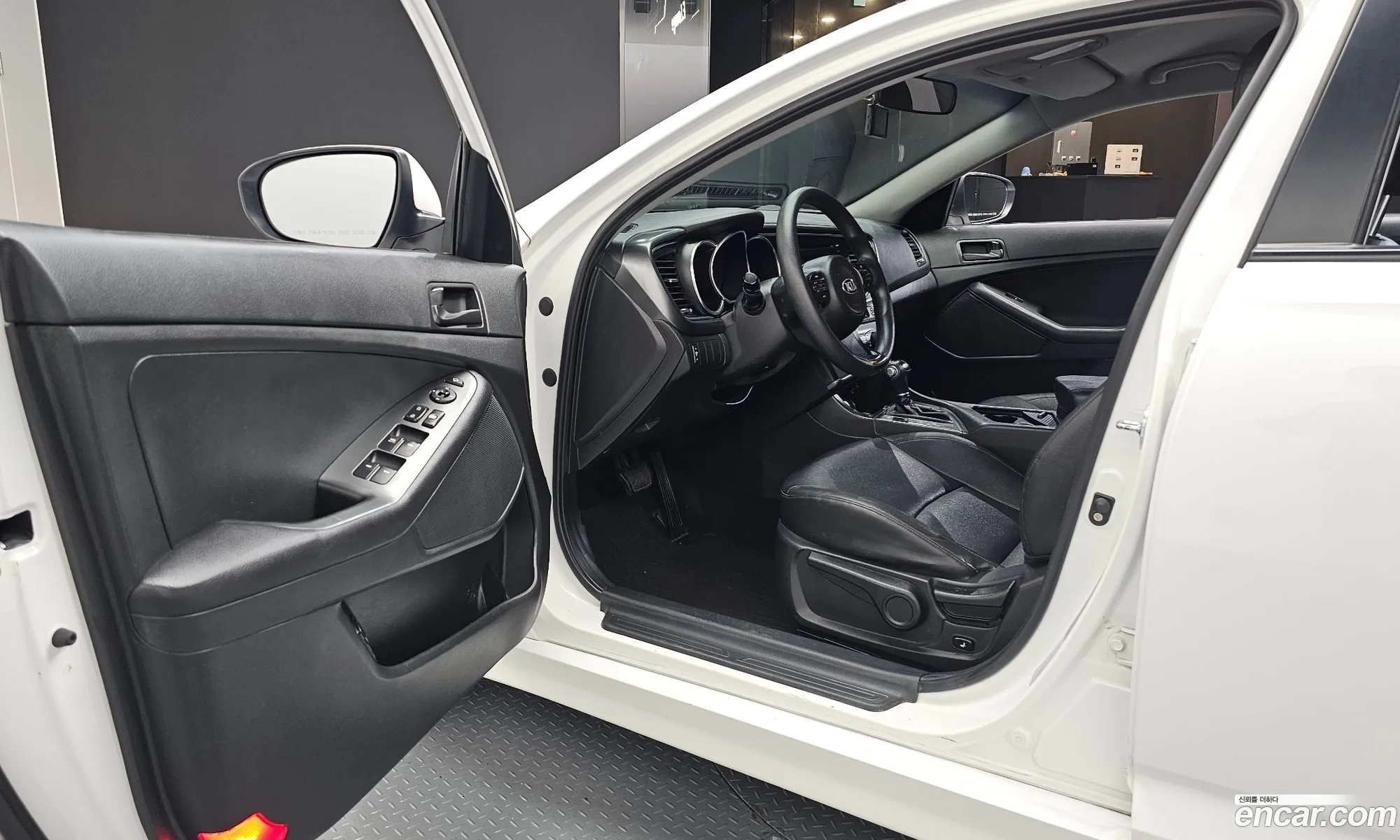 Kia K5 2013 KNAGN418BEA429729 — 15