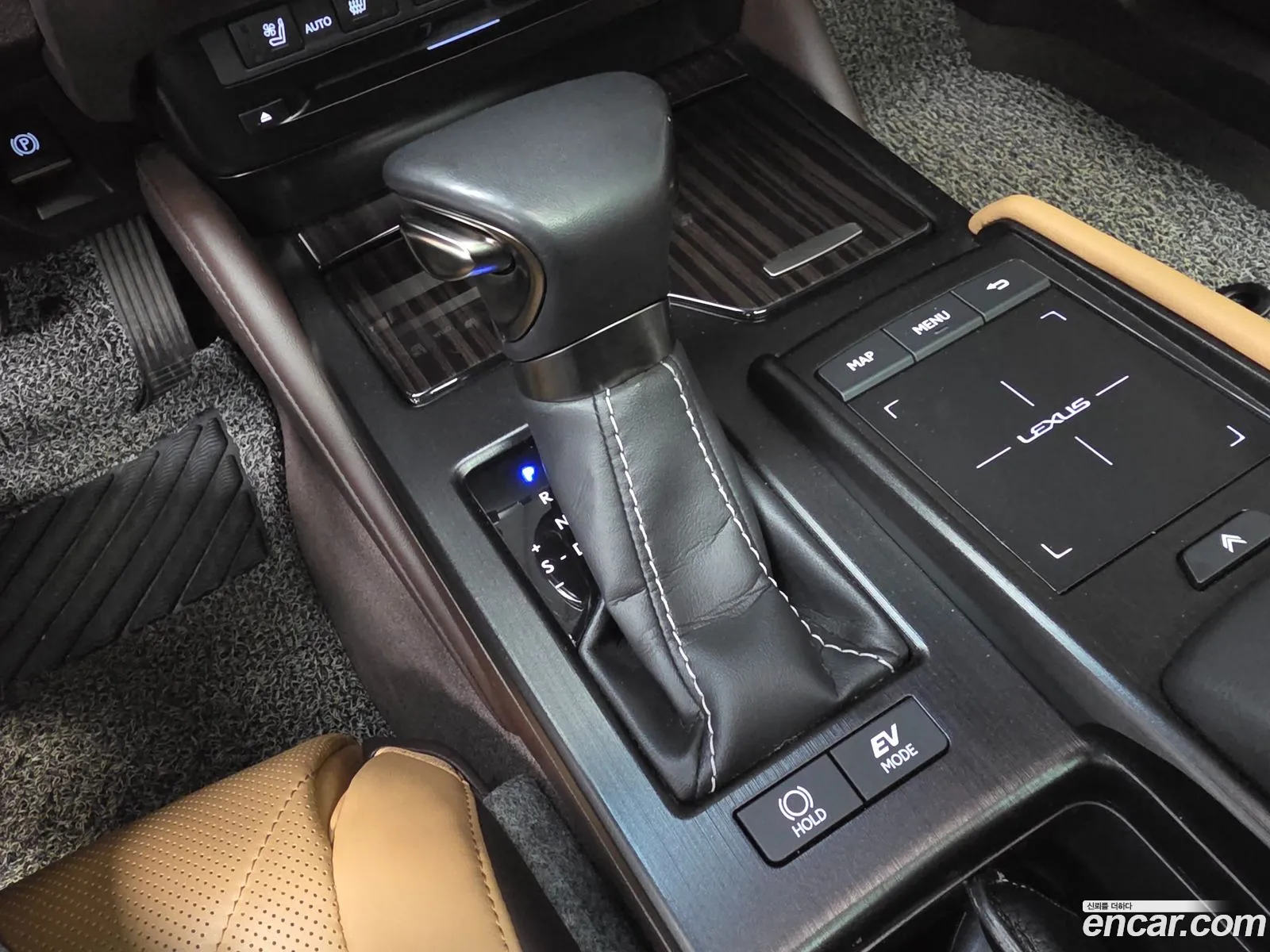 Lexus ES300h 7th Gen 2019 — 19