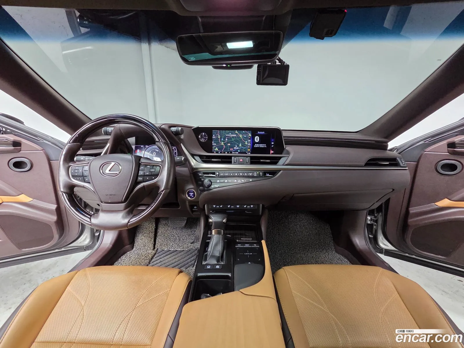 Lexus ES300h 7th Gen 2019 — 12