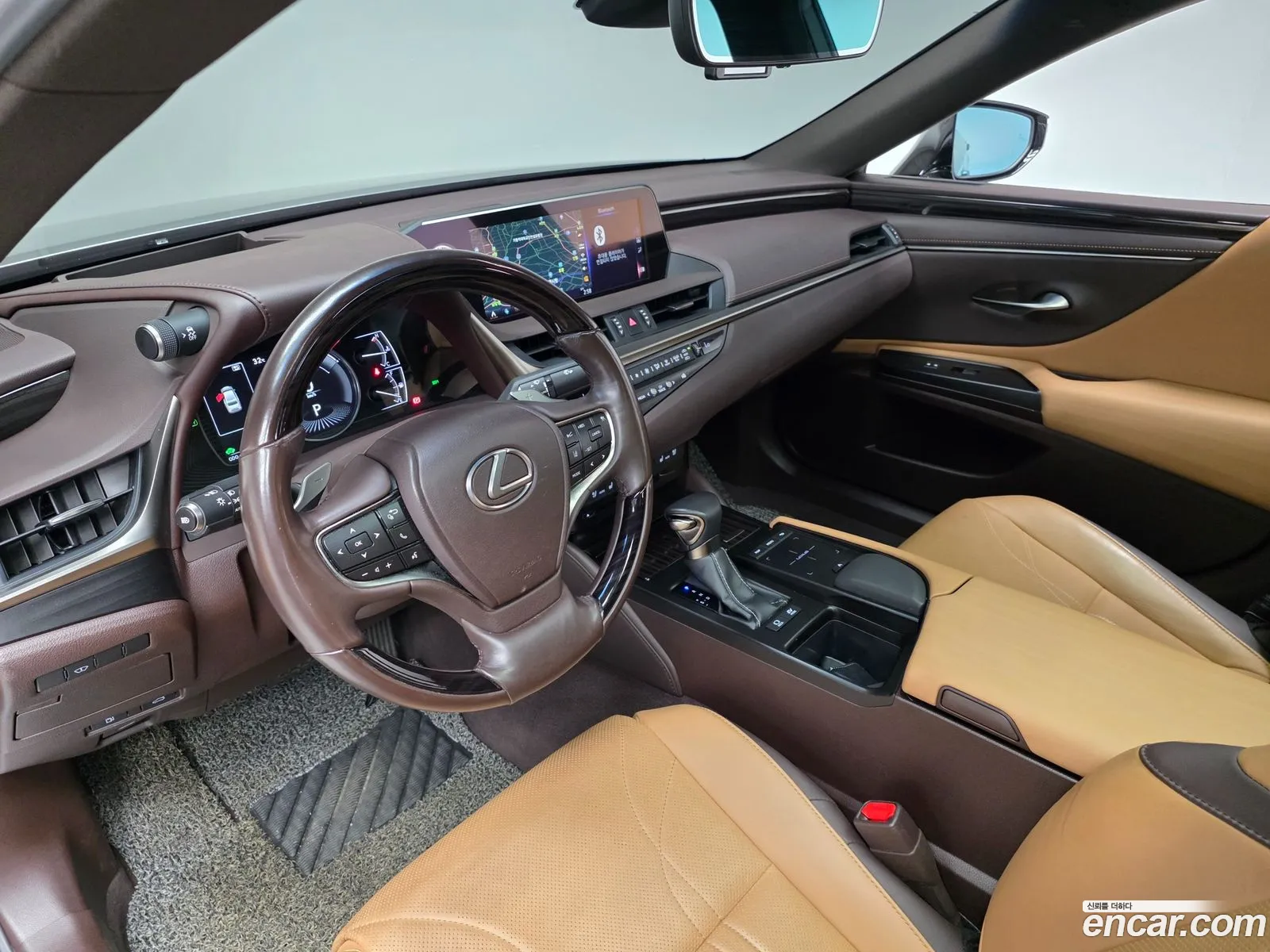 Lexus ES300h 7th Gen 2019 — 9