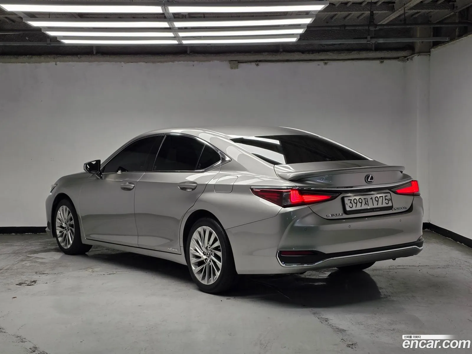Lexus ES300h 7th Gen
