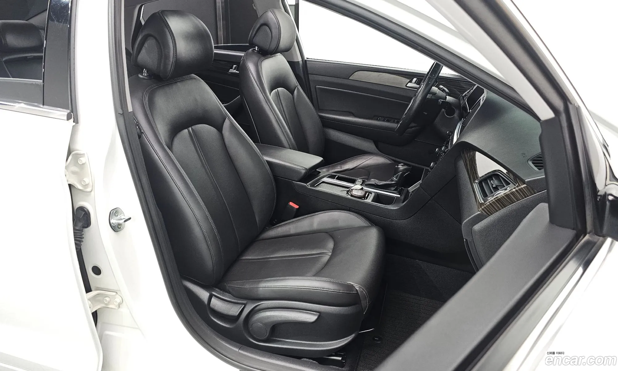 Hyundai LF Sonata 2014 — 20
