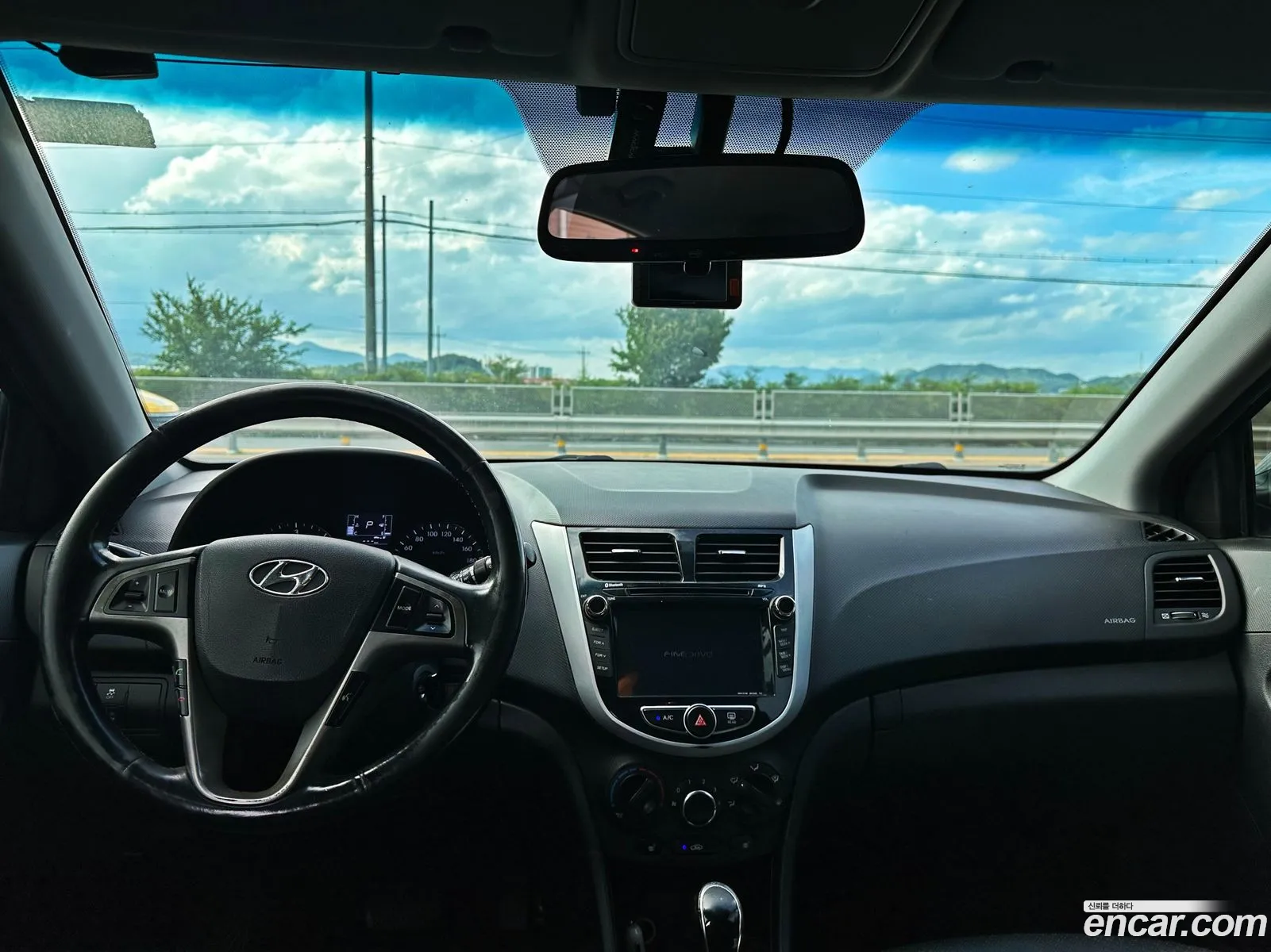 Hyundai Accent 2014 — 2