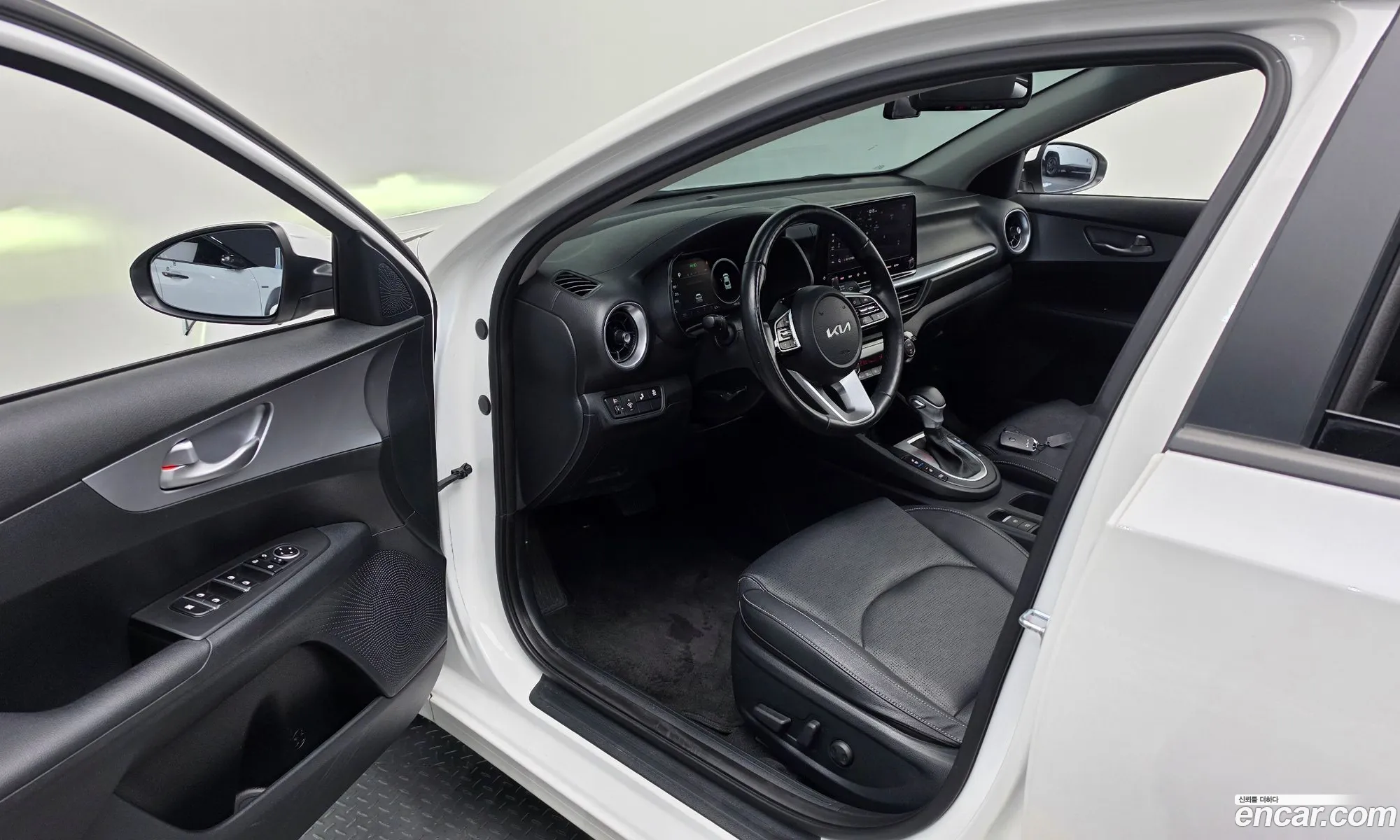 Kia K3 2022 — 14