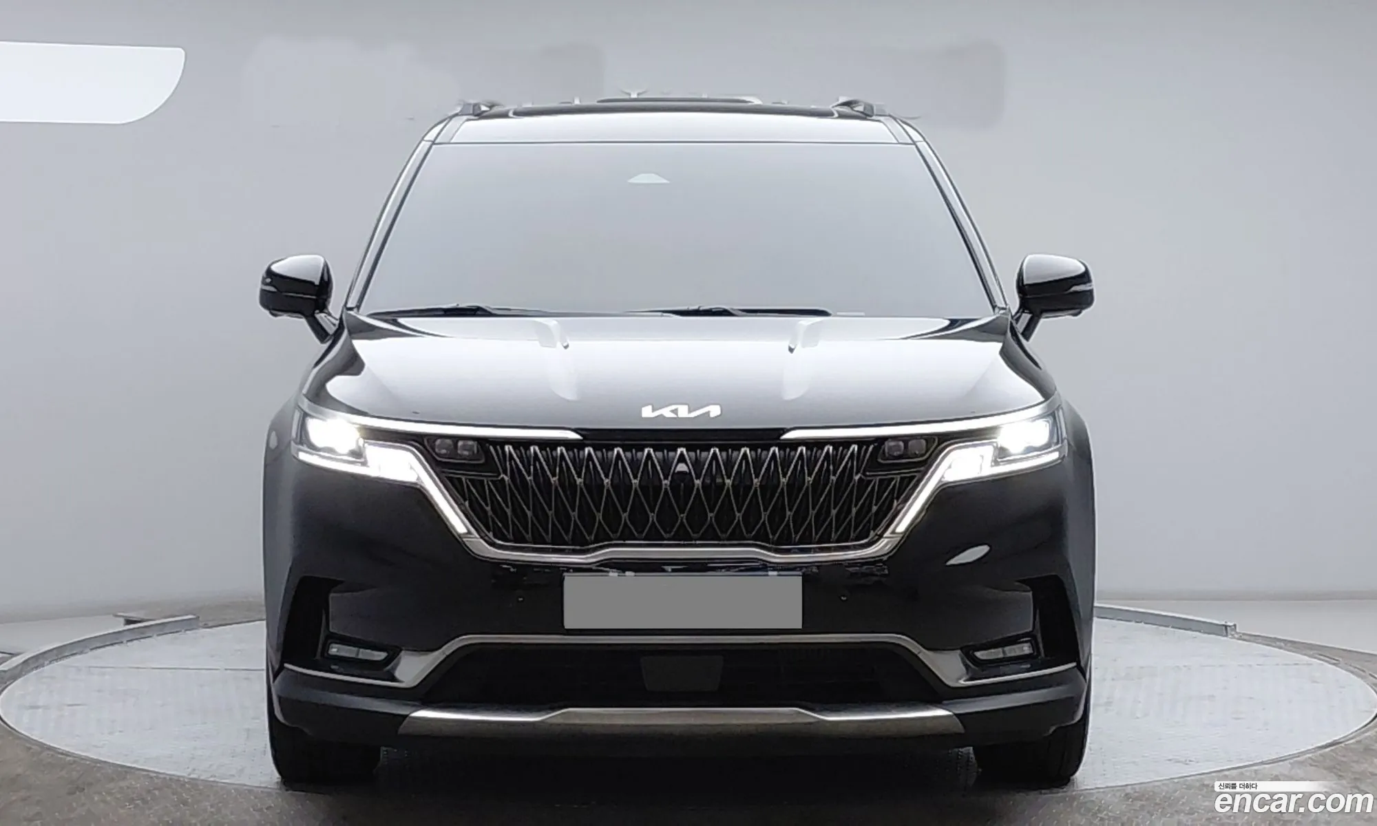 Kia Carnival 2023 — 10