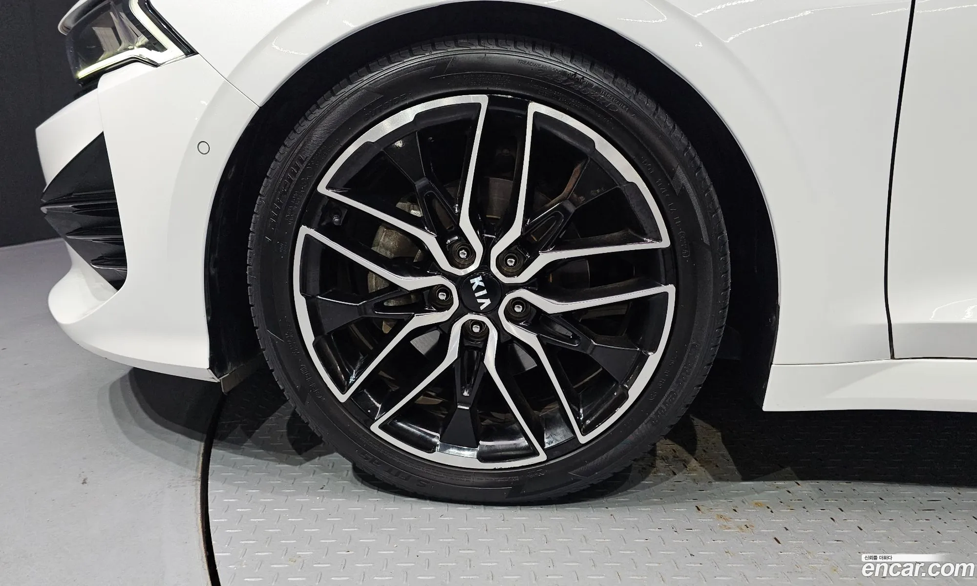 Kia K5 2021 KNAG3412BMA096171 — 9