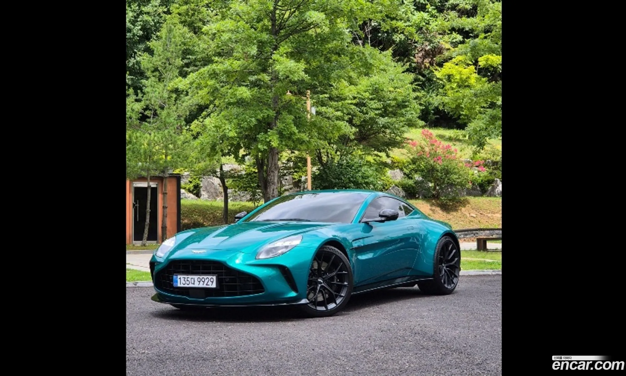 Aston Martin Vantage 2025 — 14