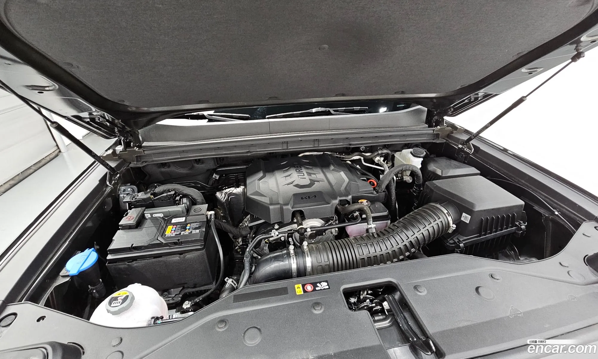 Kia Tasman 2025 KNCSCY7BDTA012919 — 4