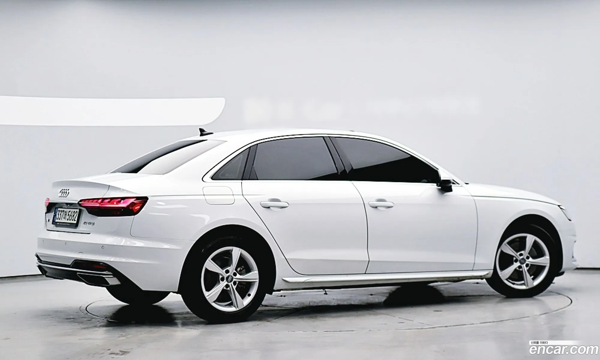 Audi A4 2021 — 13