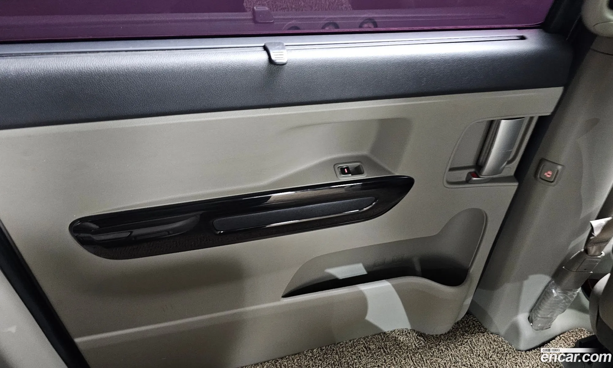 Kia Carnival 2018 KNAME811BKS458181 — 30