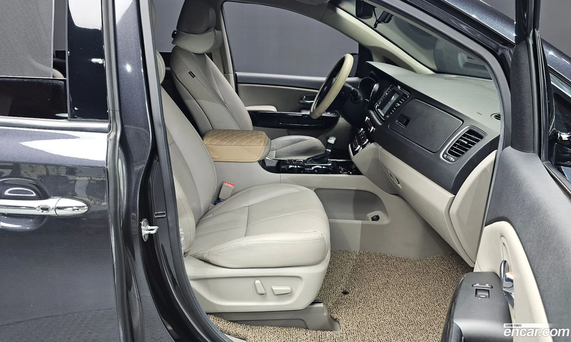 Kia Carnival 2018 KNAME811BKS458181 — 21