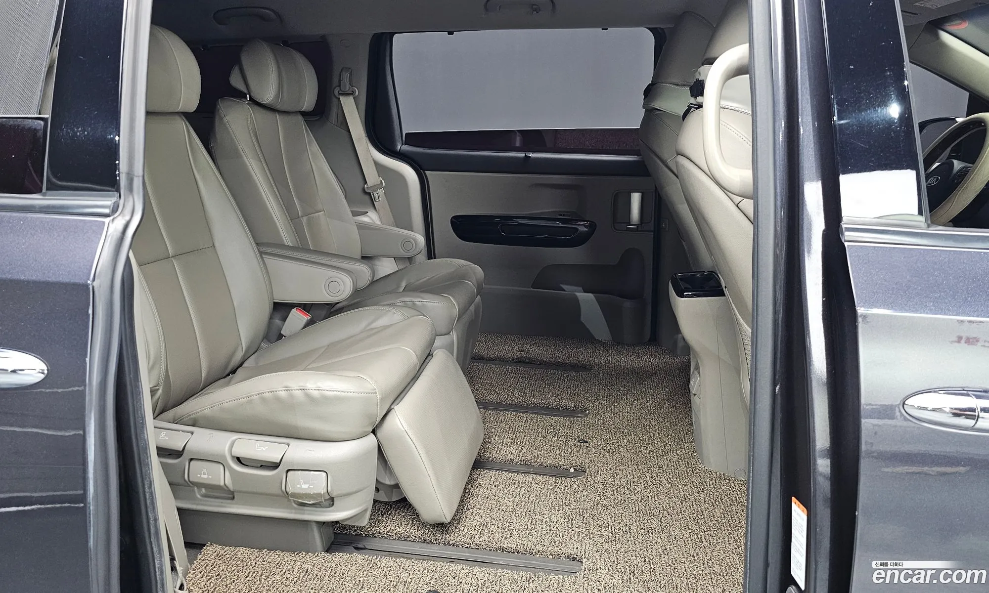 Kia Carnival 2018 KNAME811BKS458181 — 33