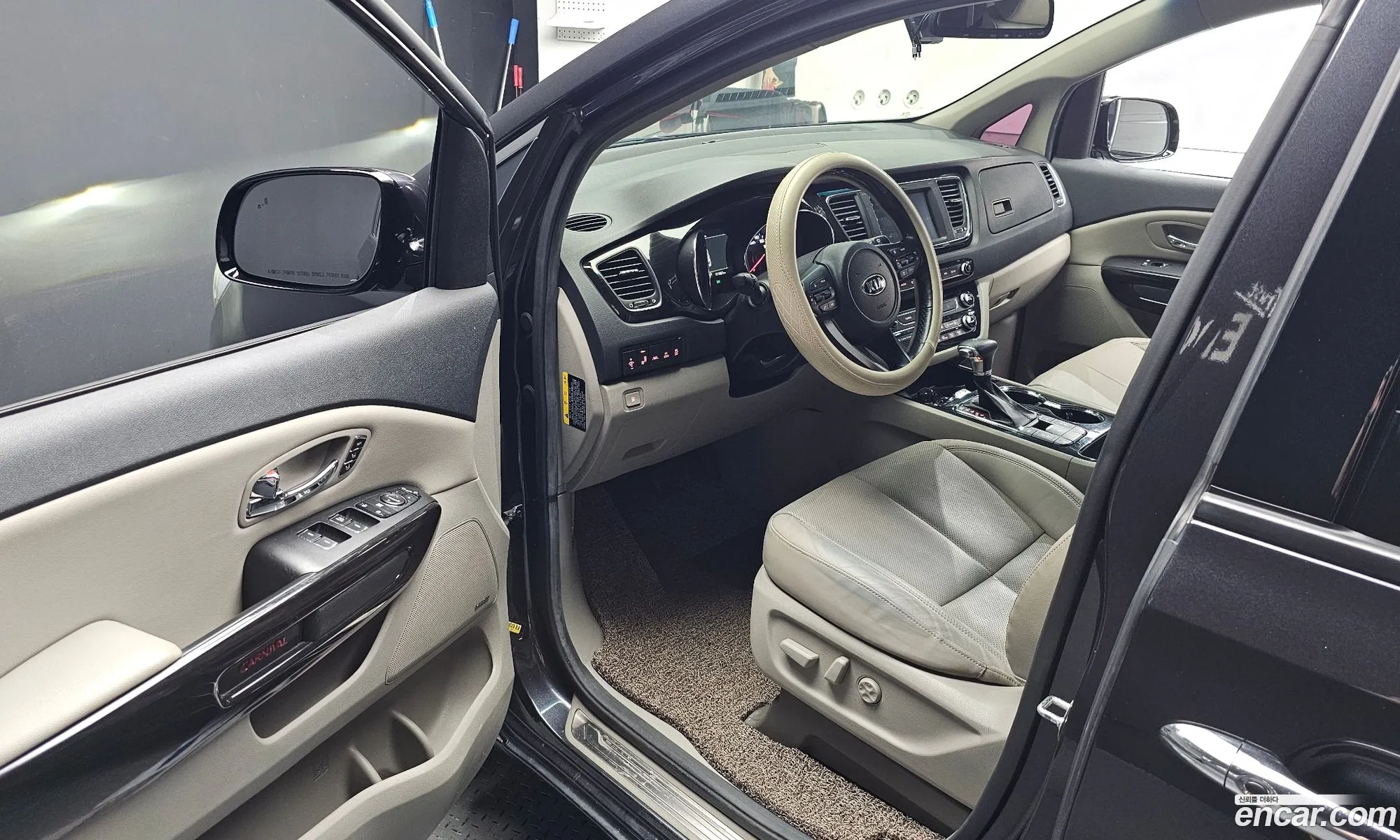Kia Carnival 2018 KNAME811BKS458181 — 37