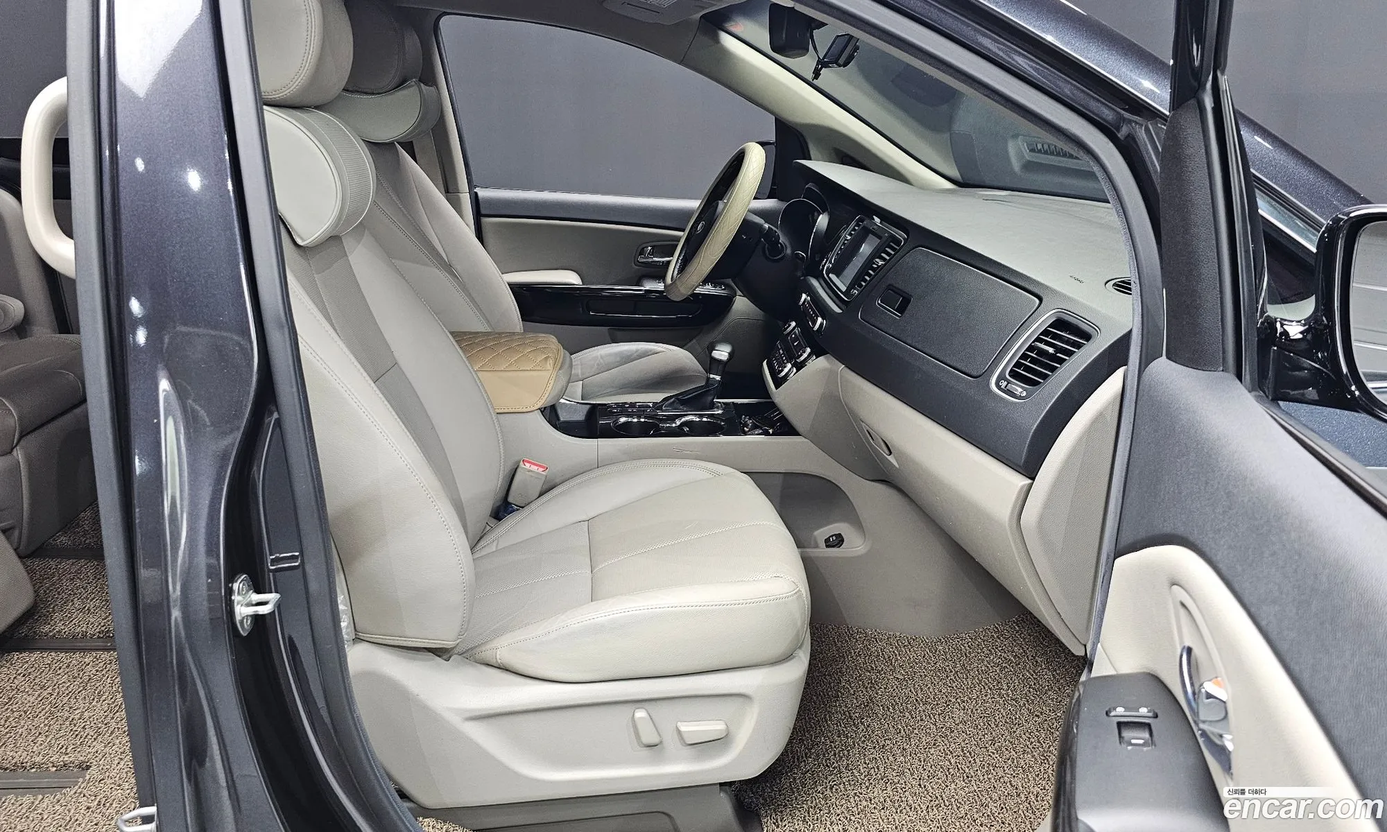 Kia Carnival 2018 KNAME811BKS458181 — 27