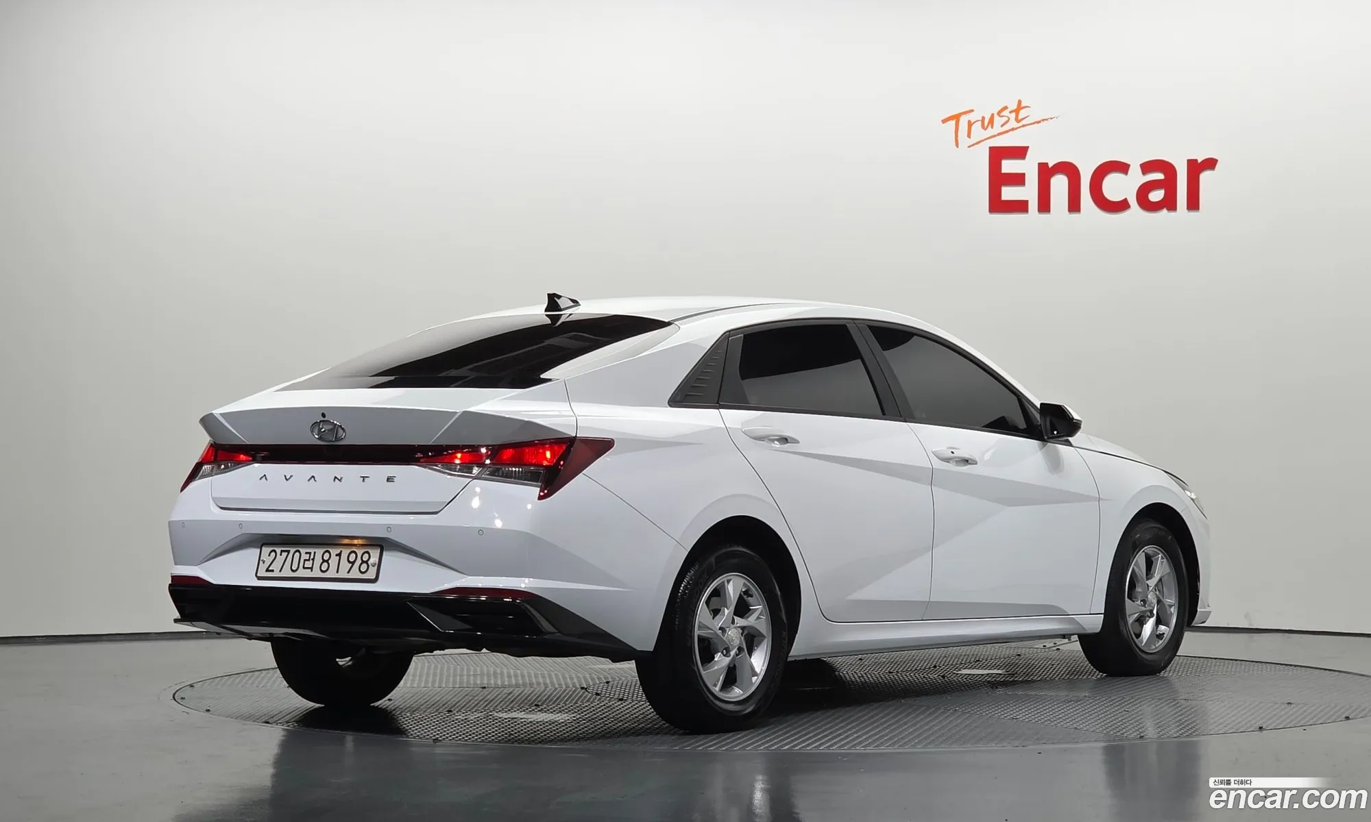 Hyundai Elantra 2020 — 17
