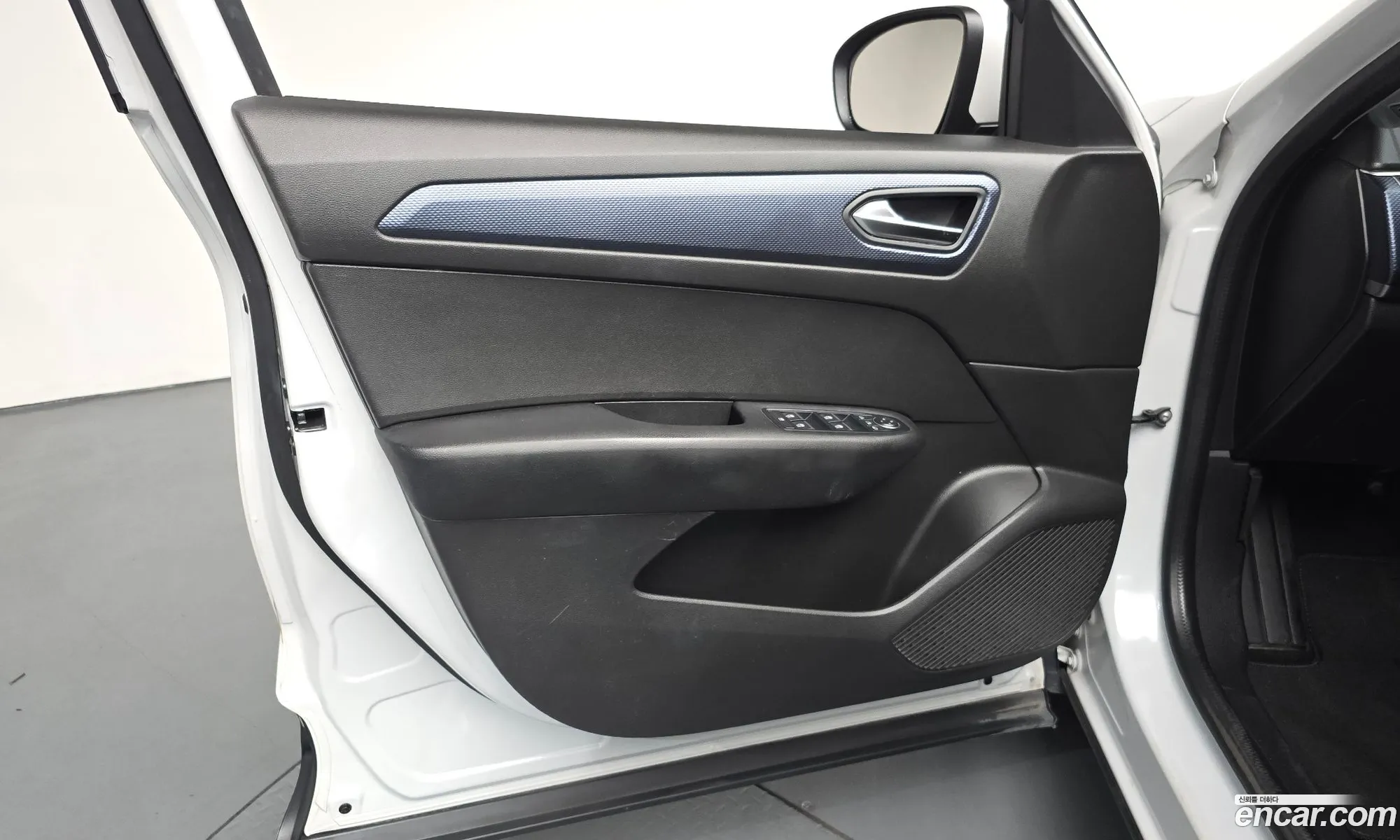 Renault Korea (Samsung) XM3 2022 — 18
