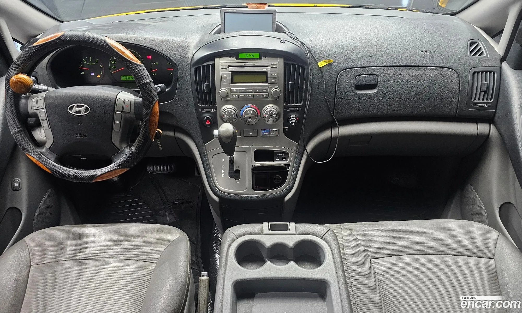 Hyundai Grand Starex 2011 — 24