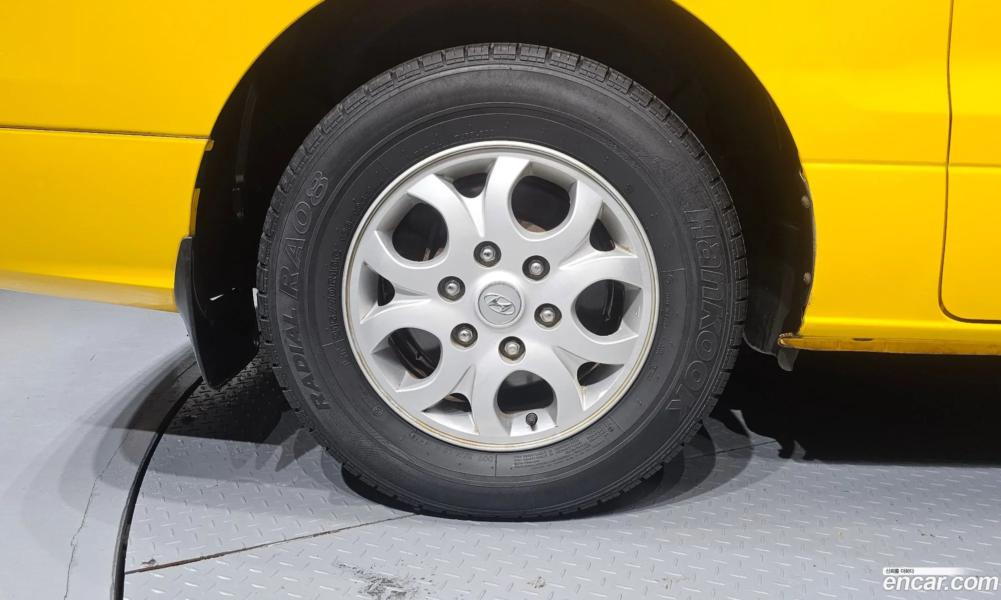 Hyundai Grand Starex 2011 — 28