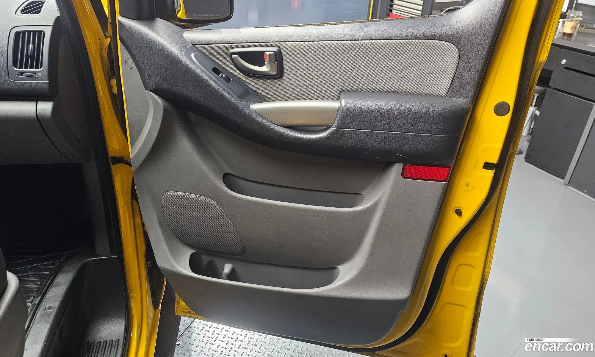 Hyundai Grand Starex 2011 — 16