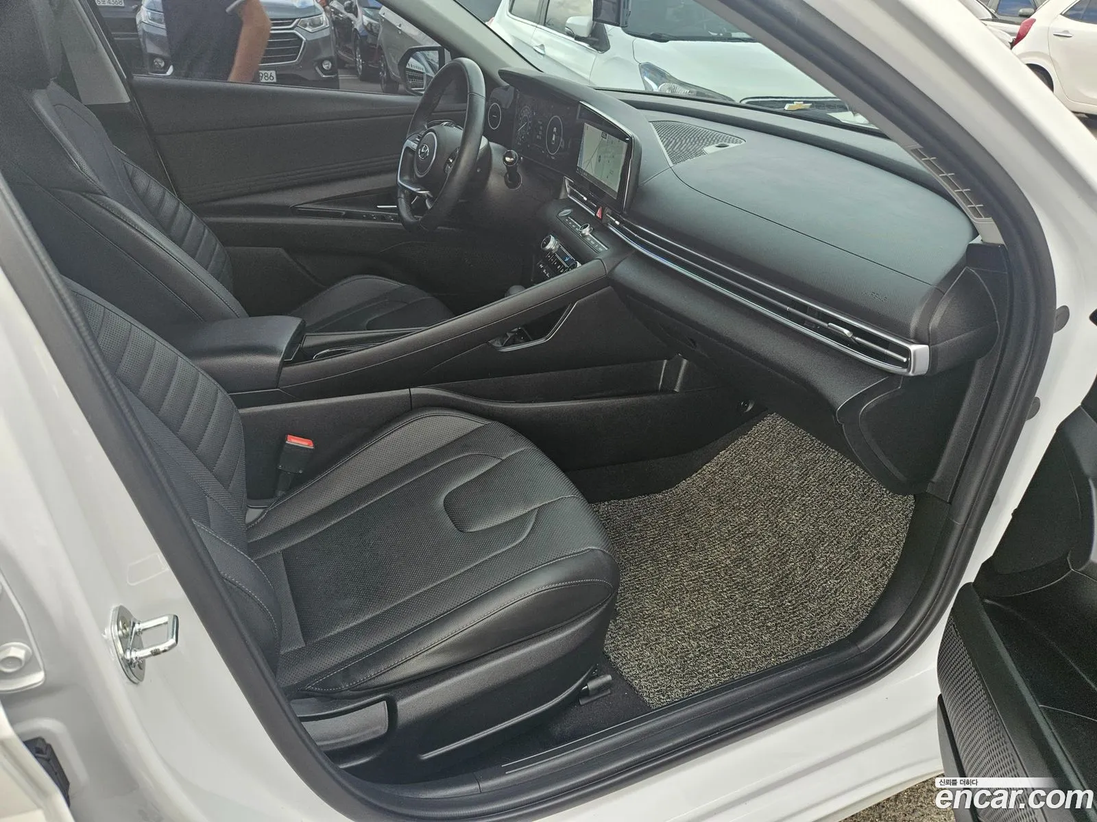 Hyundai Elantra 2020 — 2