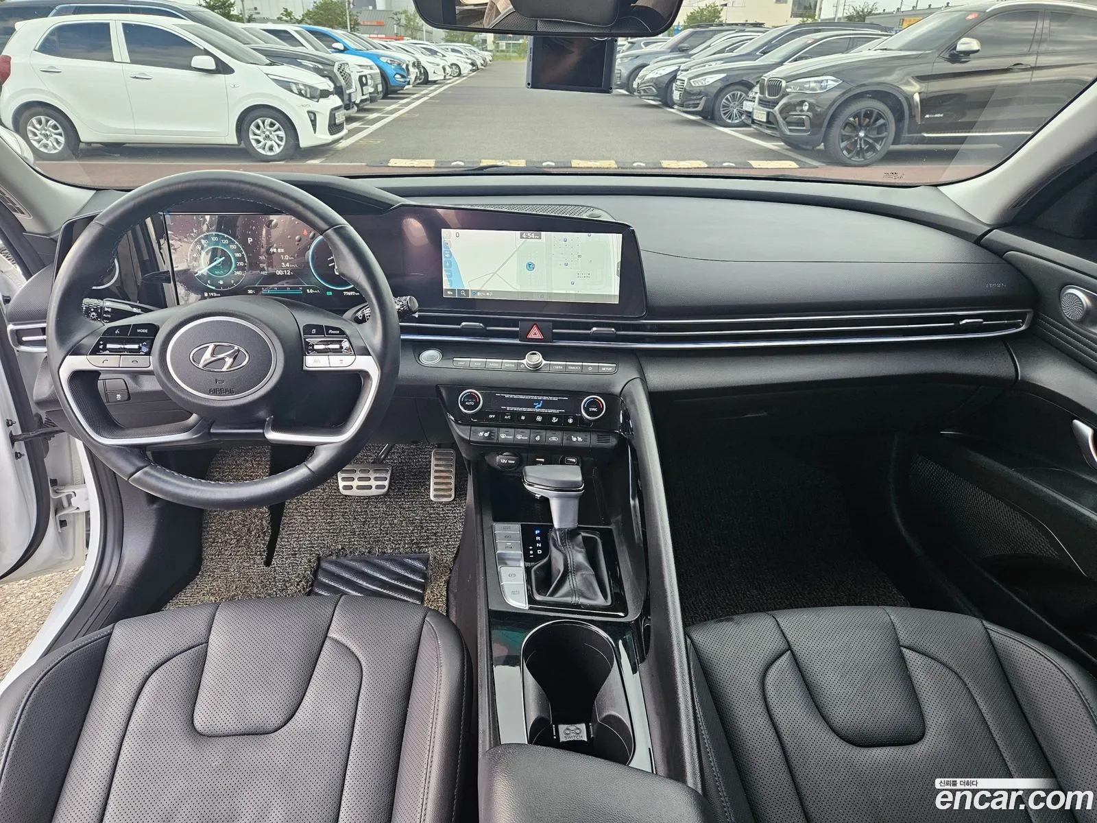 Hyundai Elantra 2020 — 13