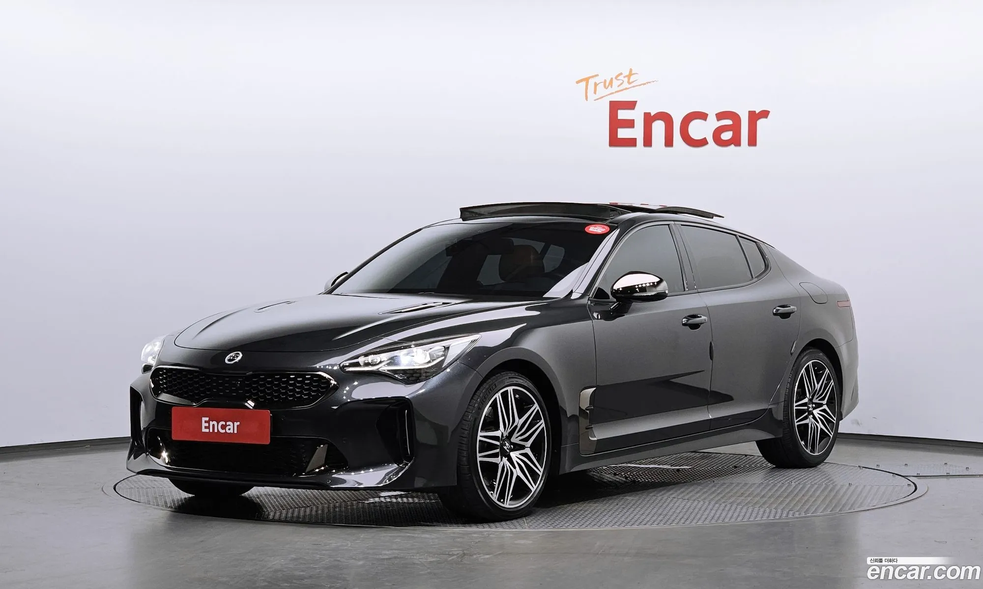 Kia Stinger 2018 KNAE751CBJS035542 — 2