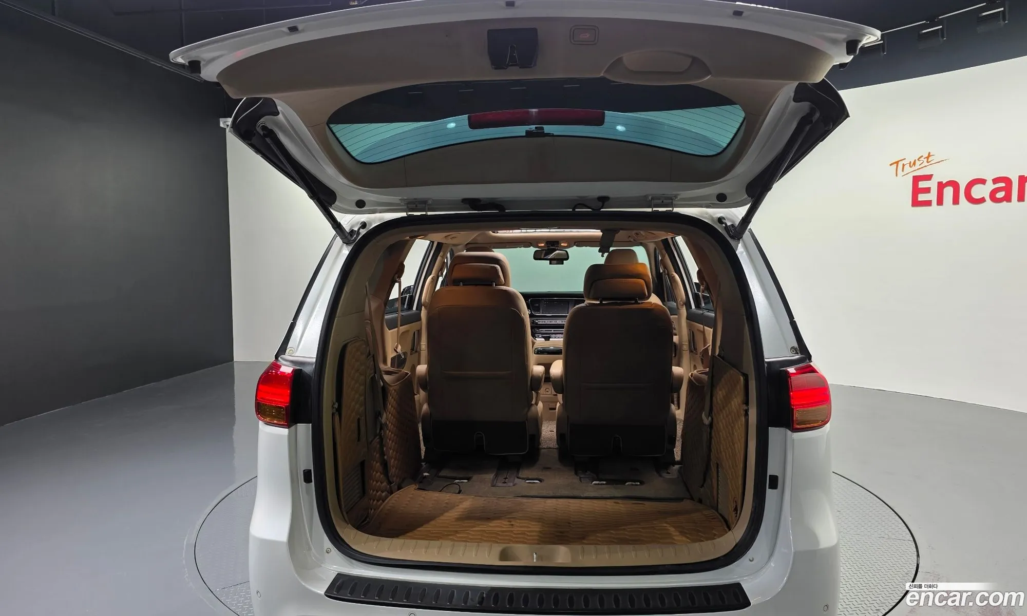 Kia Carnival 2016 KNAME81ABHS277516 — 22