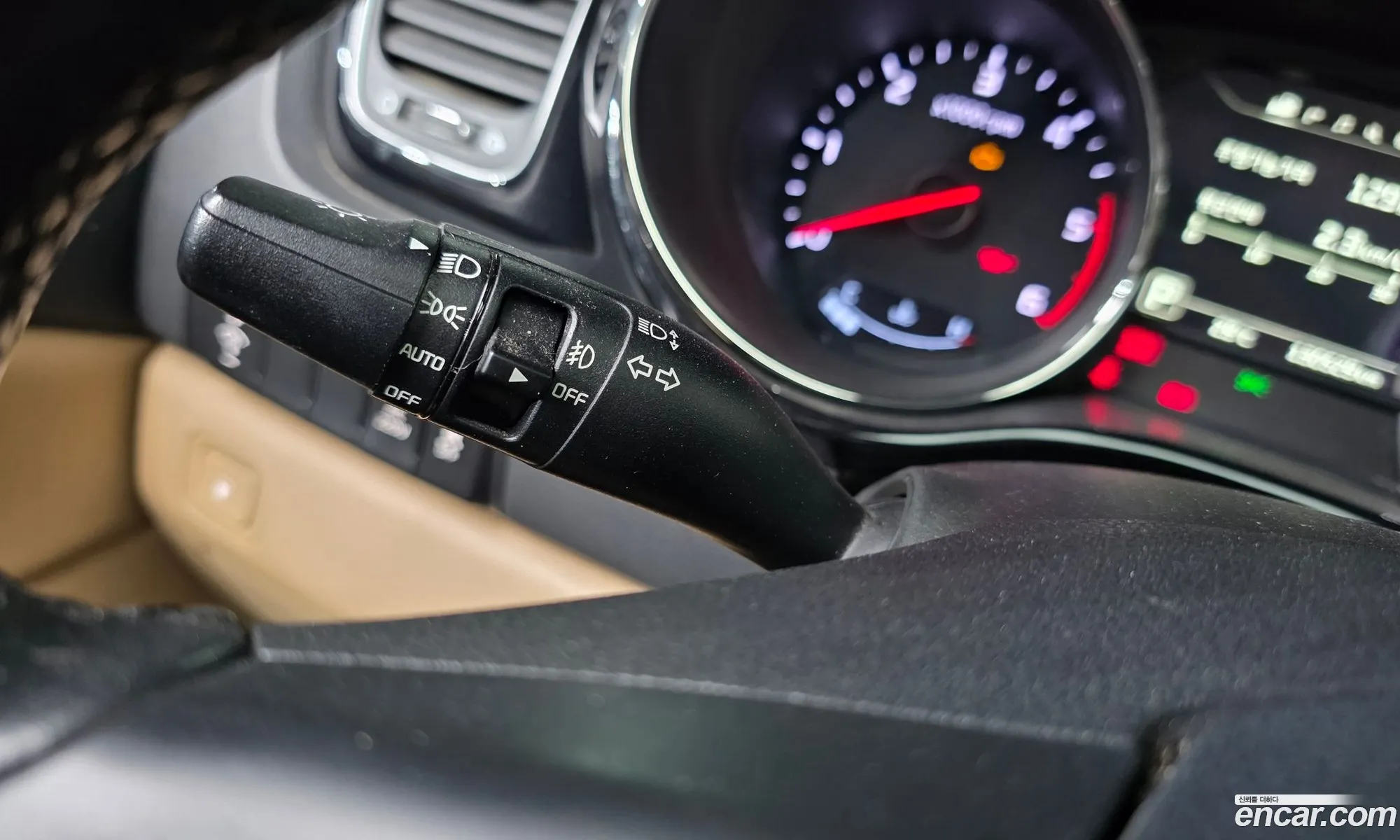 Kia Carnival 2016 KNAME81ABHS277516 — 18