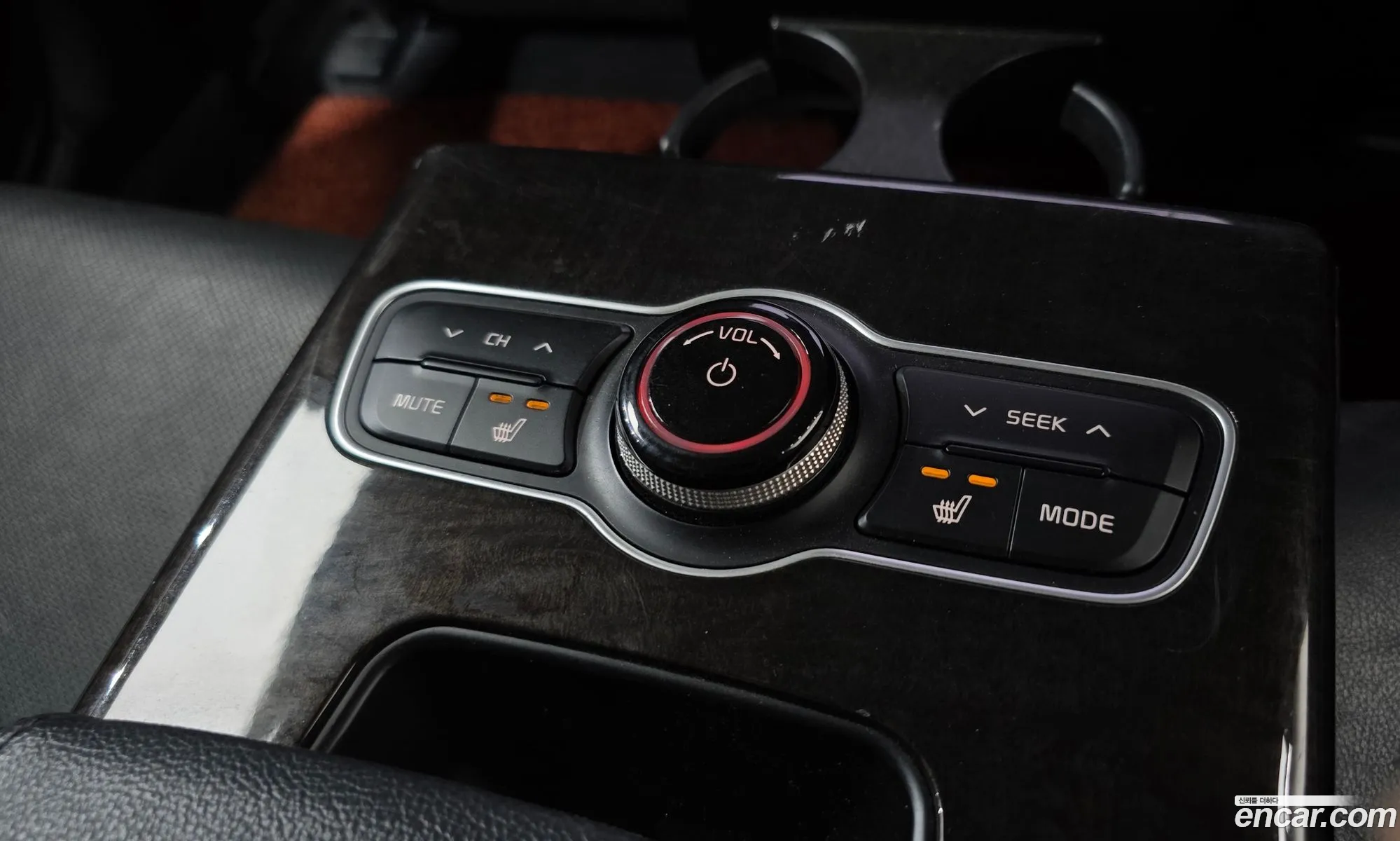 Kia K7 2014 KNALL418BEA174327 — 11