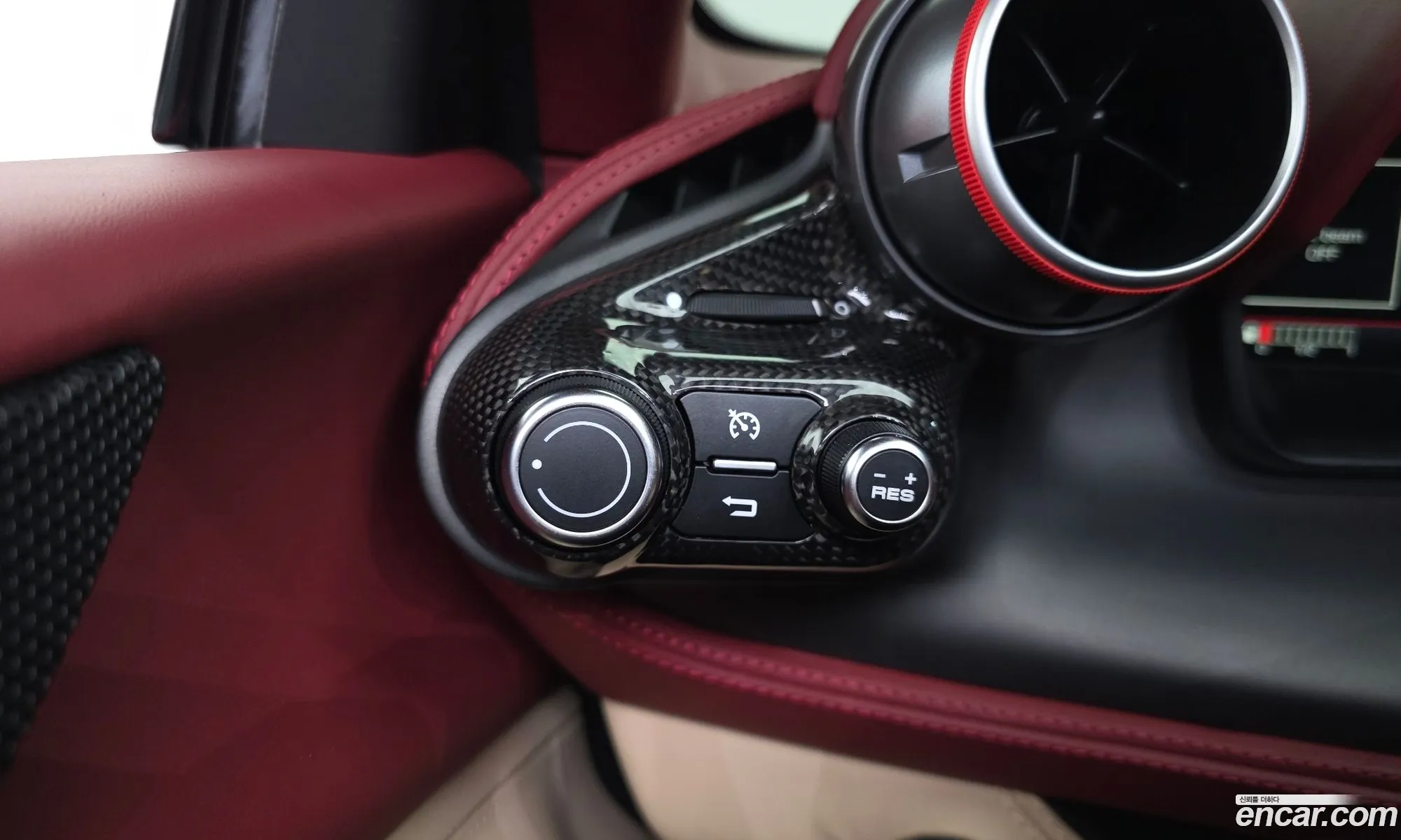 Ferrari F8 Spider 2021 — 12