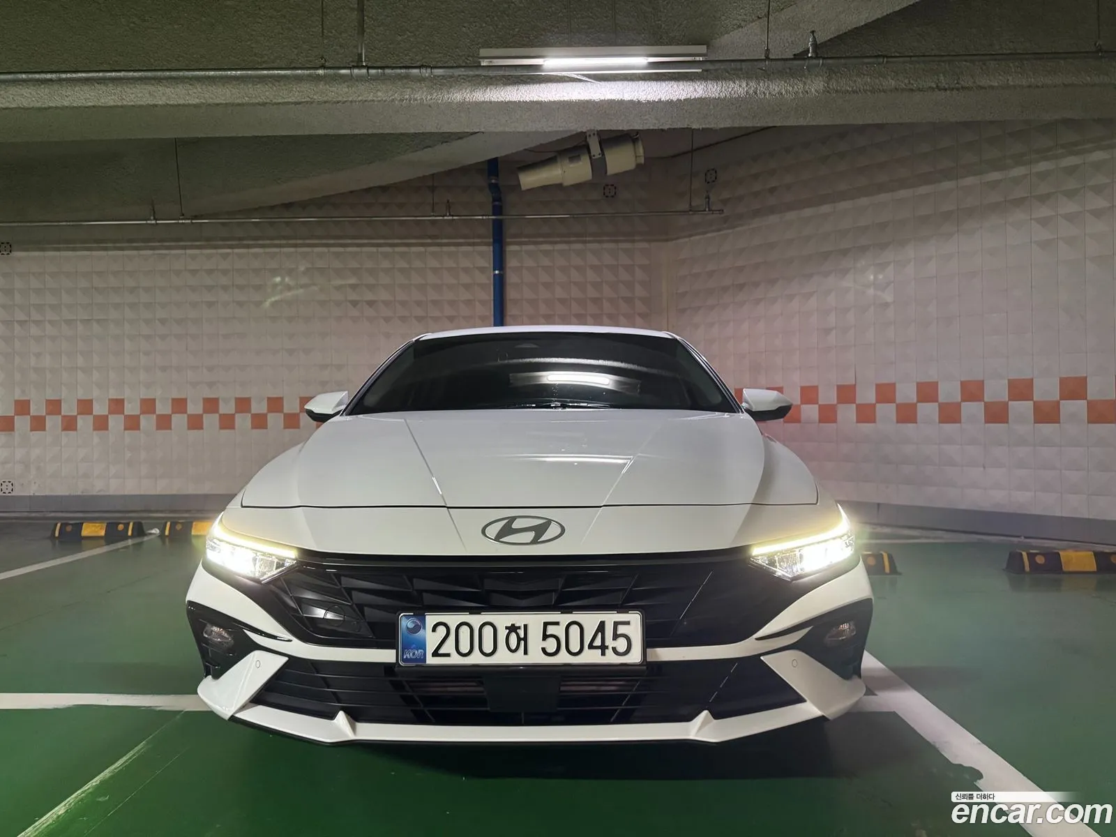Hyundai Elantra 2024 — 17