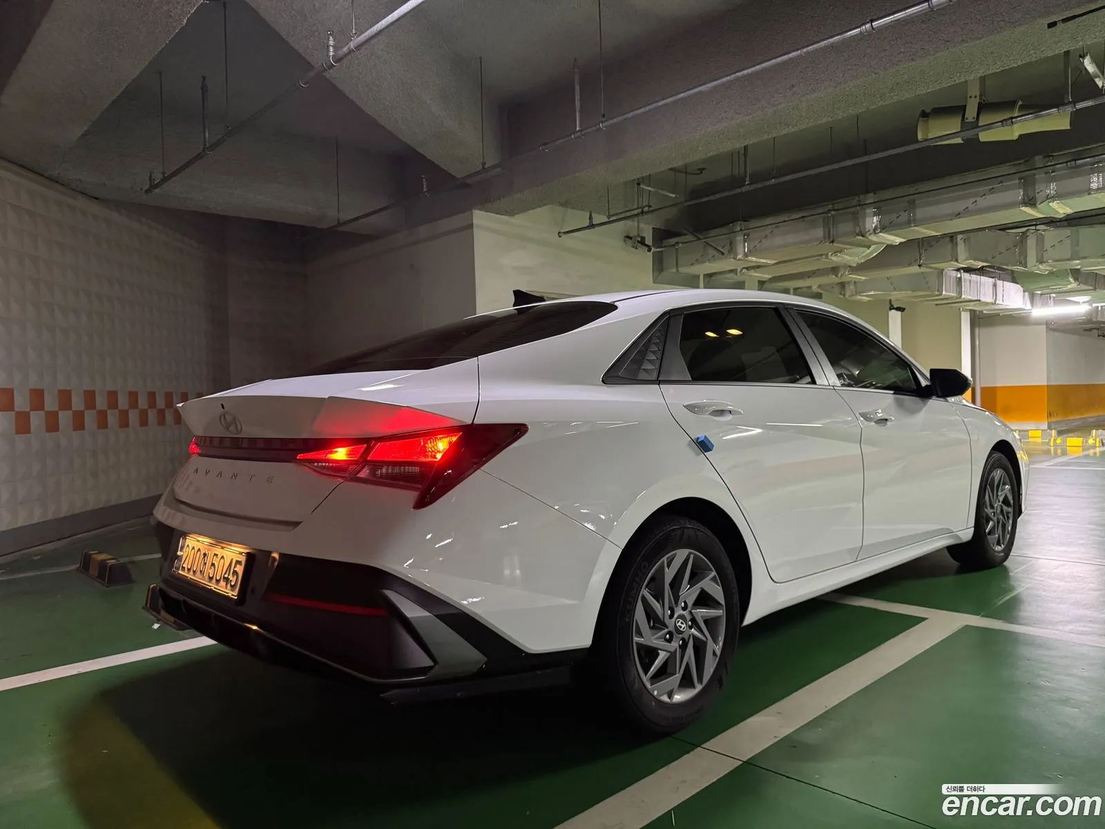 Hyundai Elantra 2024 — 16