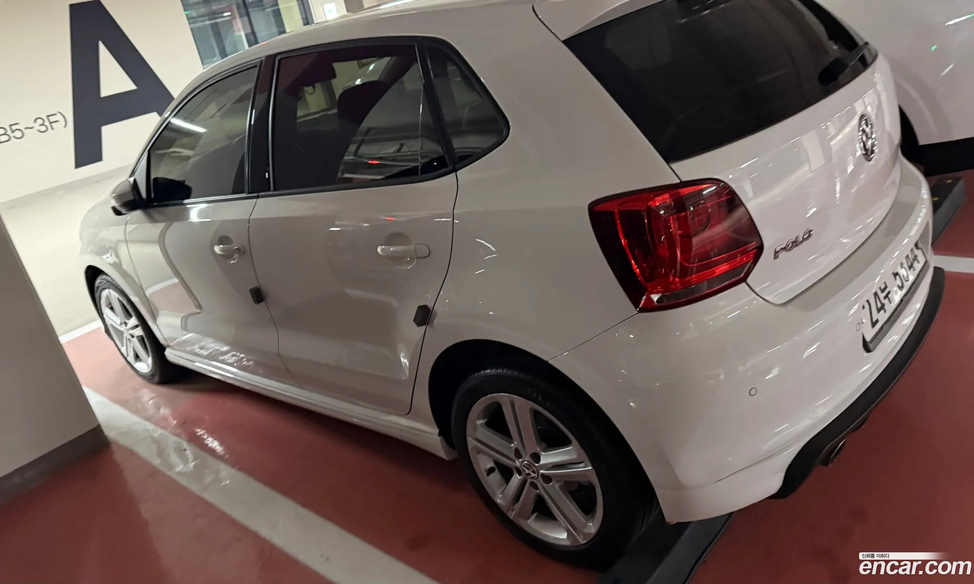 Volkswagen Polo 2013 — 14