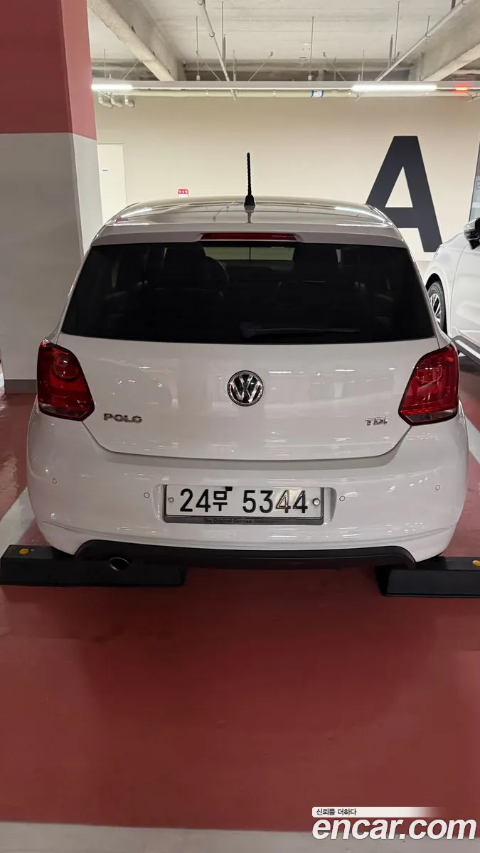 Volkswagen Polo 2013 — 11