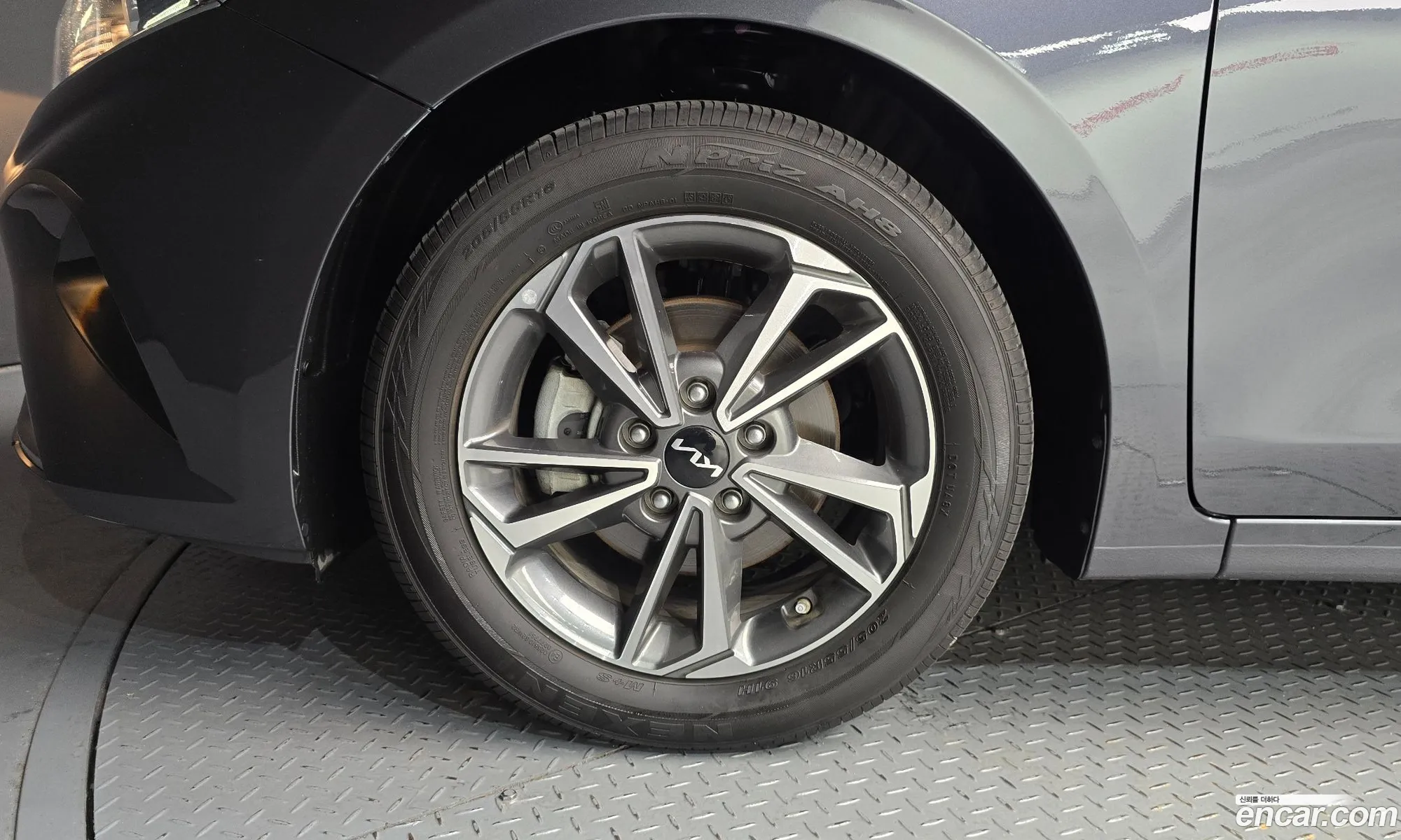Kia K3 2023 KNAF241BEPA962125 — 10