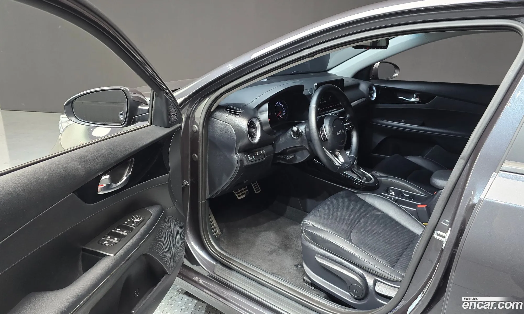Kia K3 2023 KNAF241BEPA962125 — 17