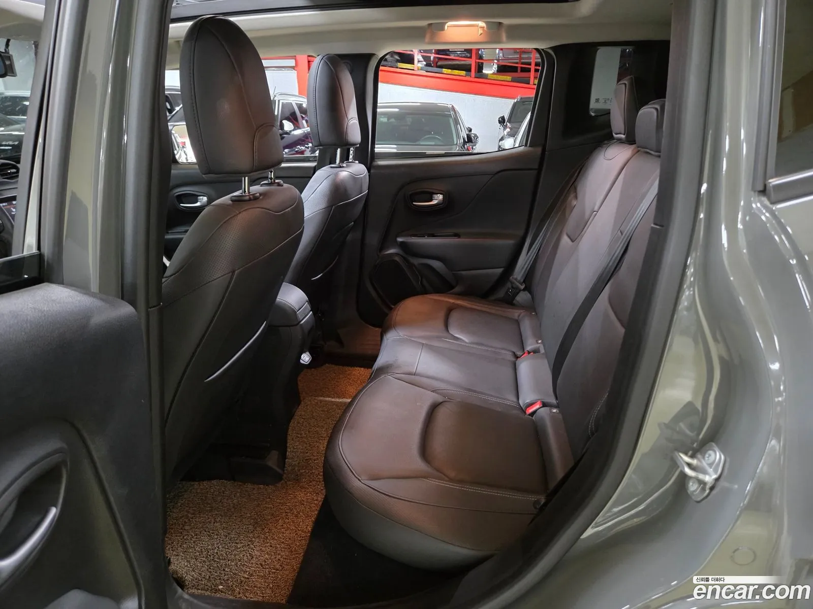Jeep Renegade 2021 — 16