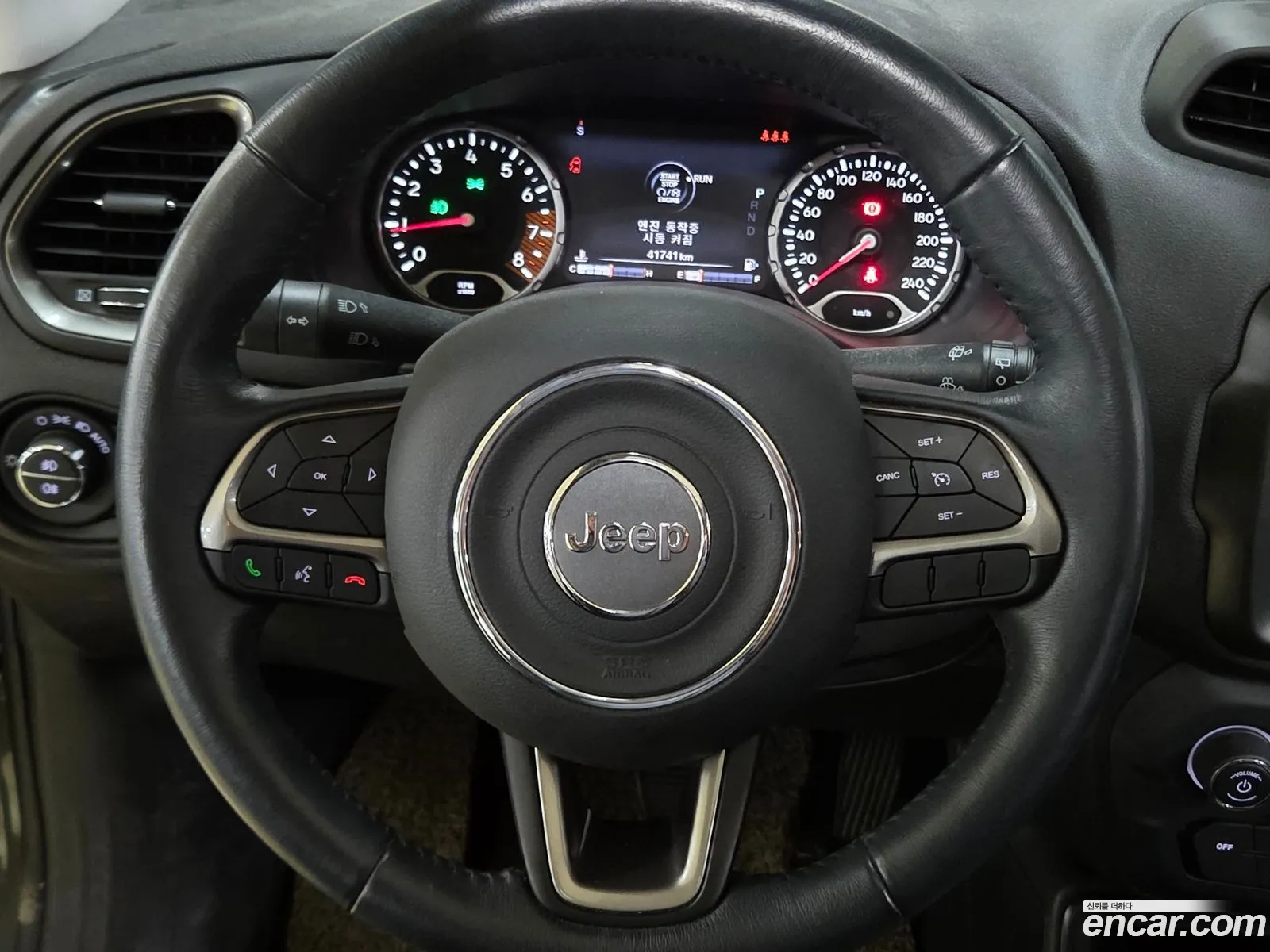 Jeep Renegade 2021 — 12