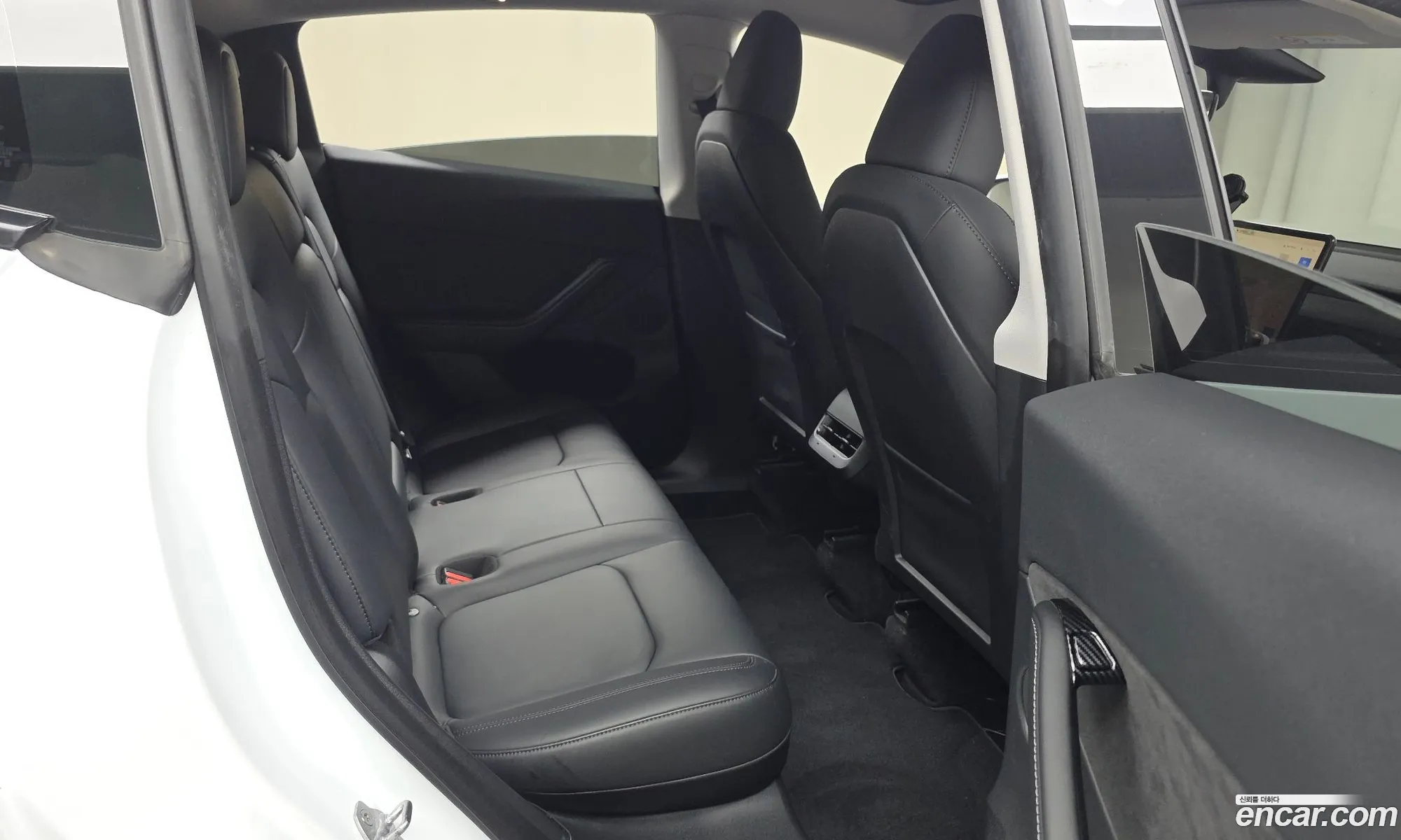 Tesla Model Y 2024 LRWYGCFS2RC417668 — 16