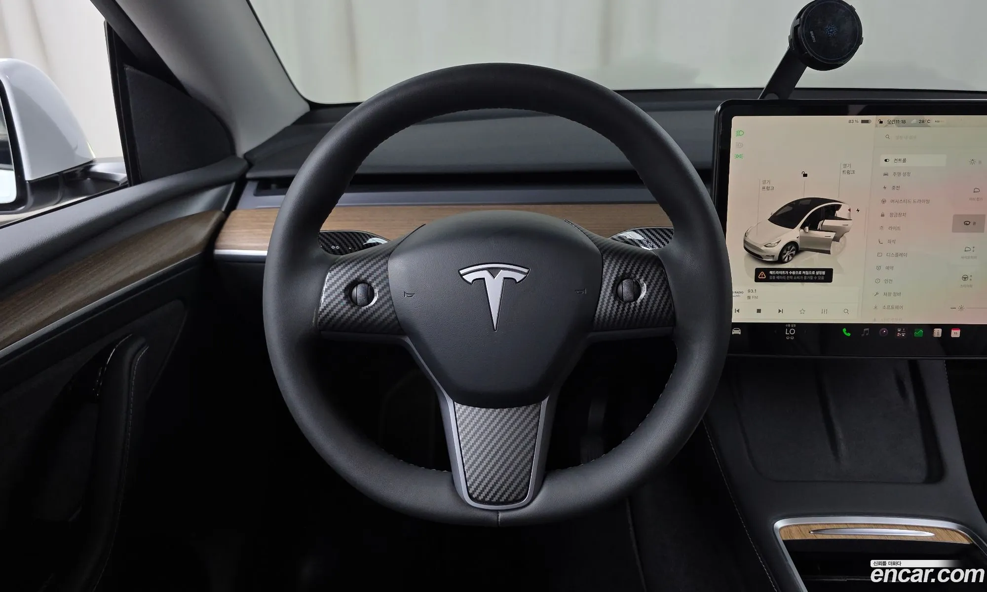 Tesla Model Y 2024 LRWYGCFS2RC417668 — 9
